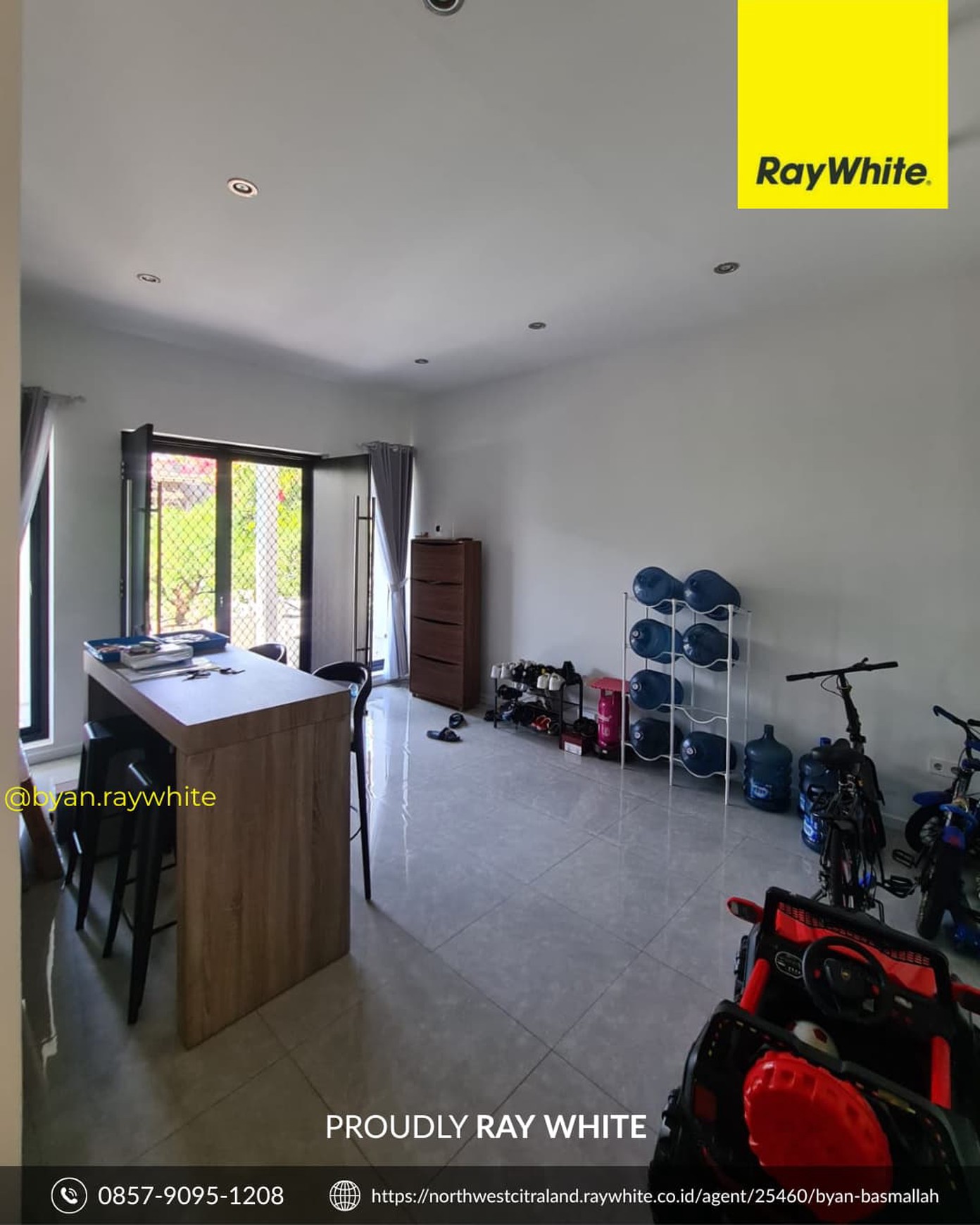 DIJUAL RUMAH MODERN MINIMALIS - ROYAL RESIDENCE