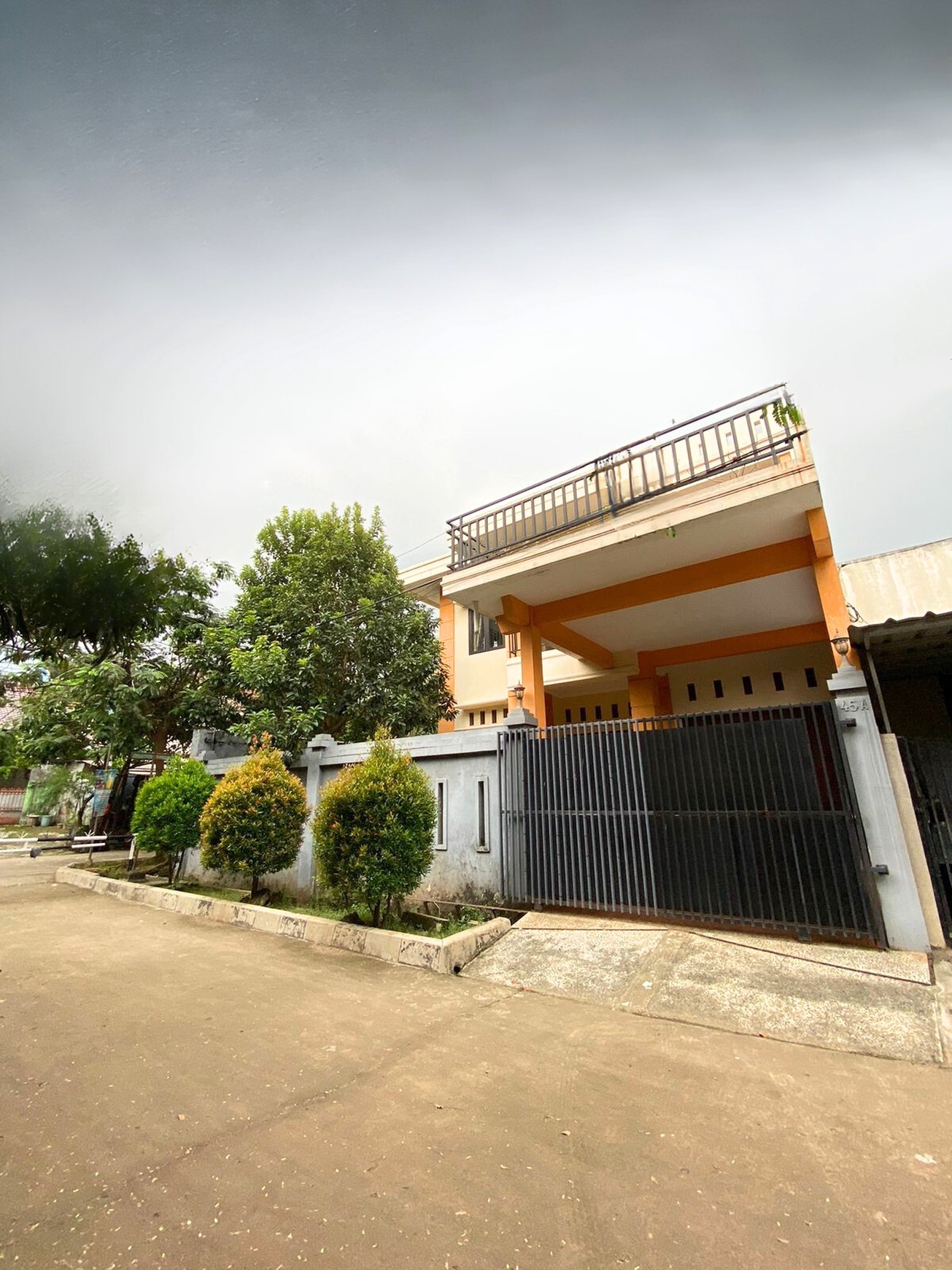 Rumah Ternyaman ada Rooftop Taman di Cinere - Dekat Mall & Tol, Siap Huni - Harga Nego