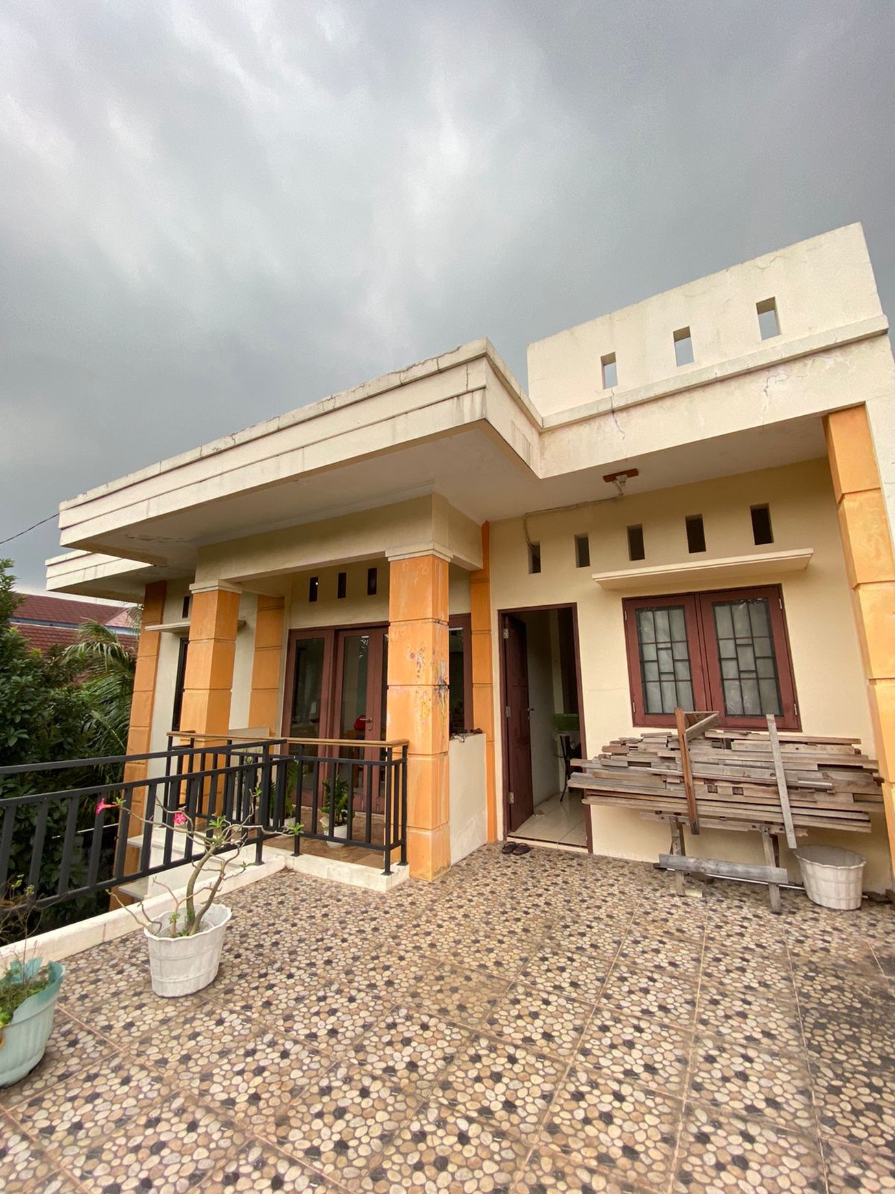 Rumah Ternyaman ada Rooftop Taman di Cinere - Dekat Mall & Tol, Siap Huni - Harga Nego