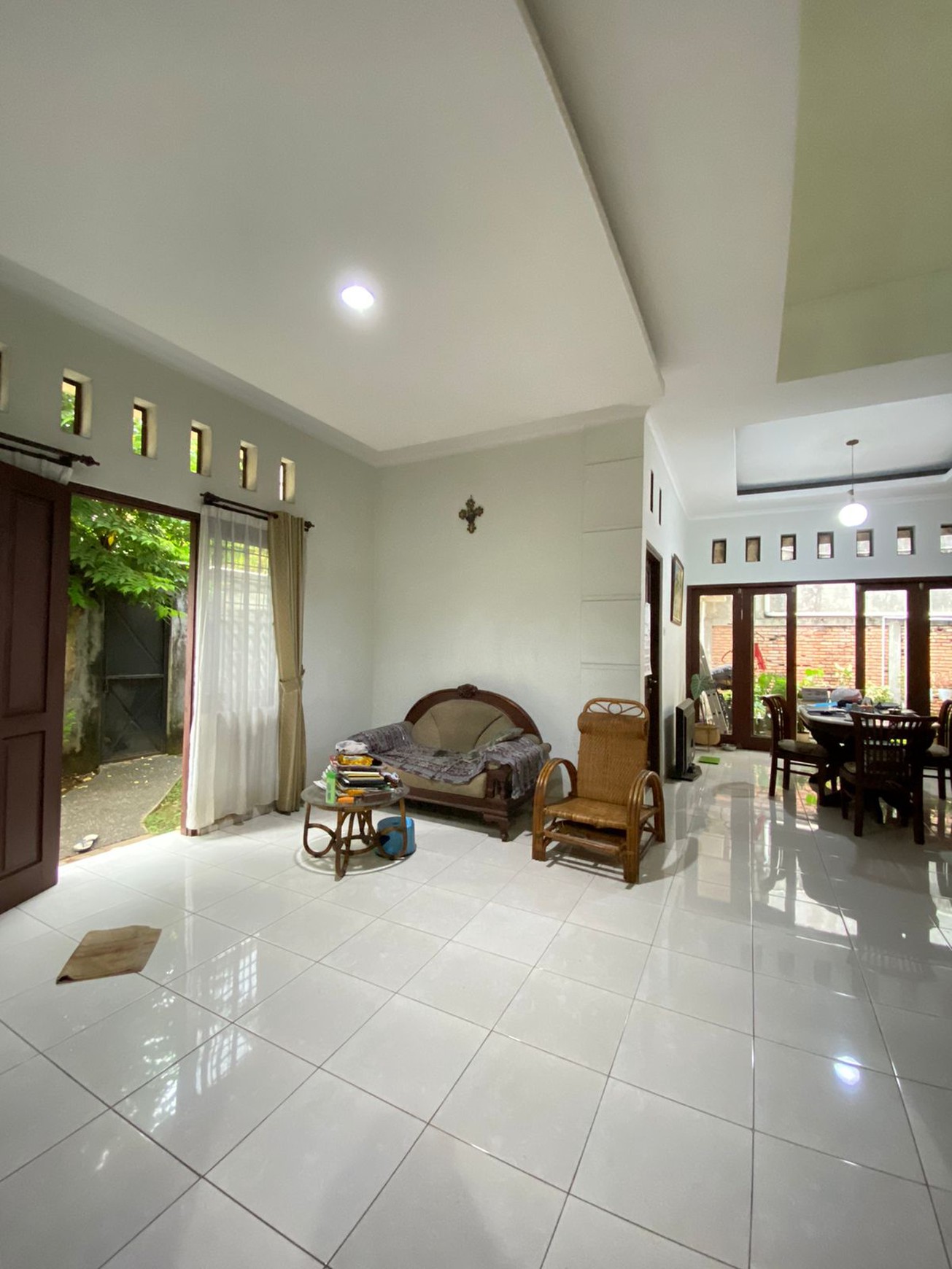 Rumah Ternyaman ada Rooftop Taman di Cinere - Dekat Mall & Tol, Siap Huni - Harga Nego