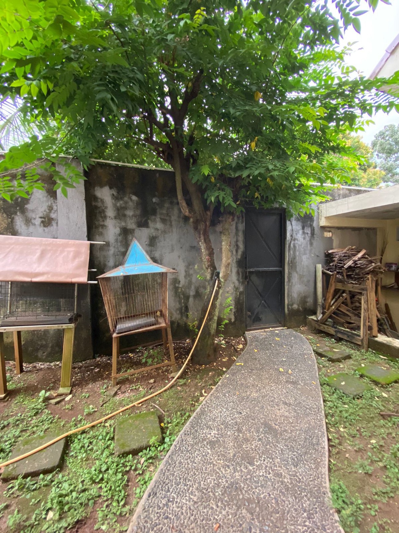Rumah Ternyaman ada Rooftop Taman di Cinere - Dekat Mall & Tol, Siap Huni - Harga Nego