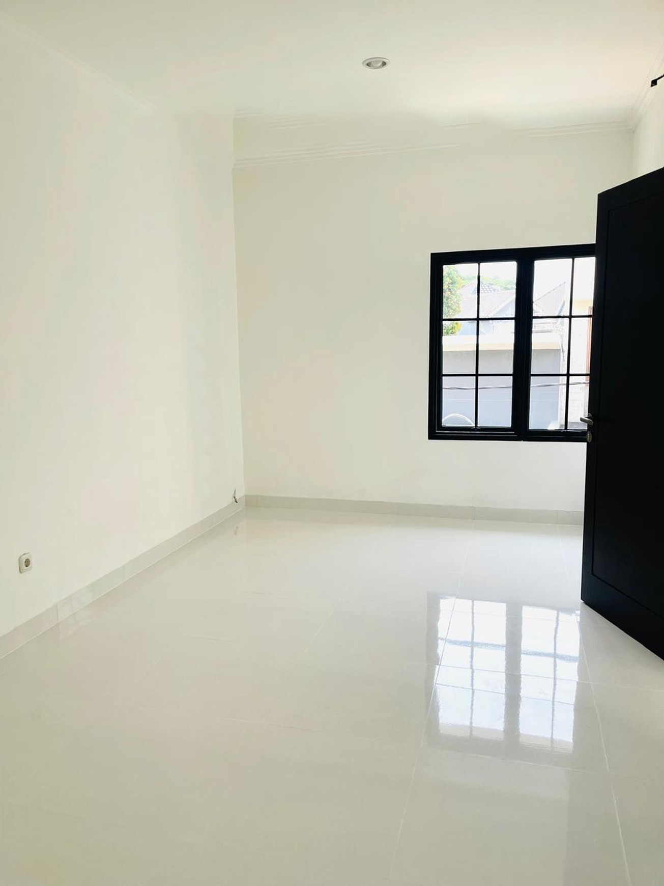 Rumah Siap Huni dengan Hunian Nyaman dan Asri @Pondok Aren, Tangerang Selatan