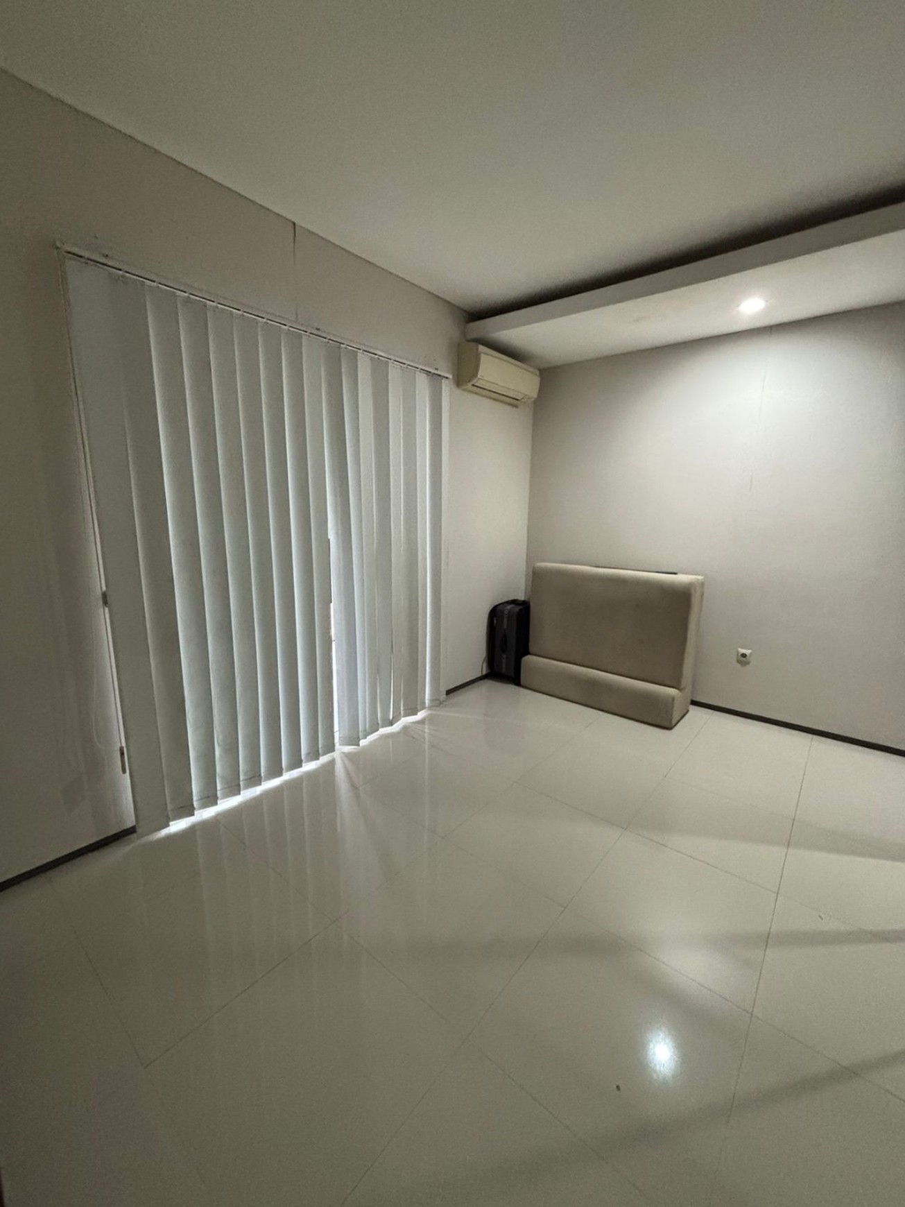 Dijual Ruko Siap Pakai Dalam Komplek Ngaggel Jaya Indah