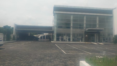 DI SEWAKAN EX SHOWROOM MOBIL 0 JL RAYA MENGANTI LIDAH KULON SURABAYA BARAT