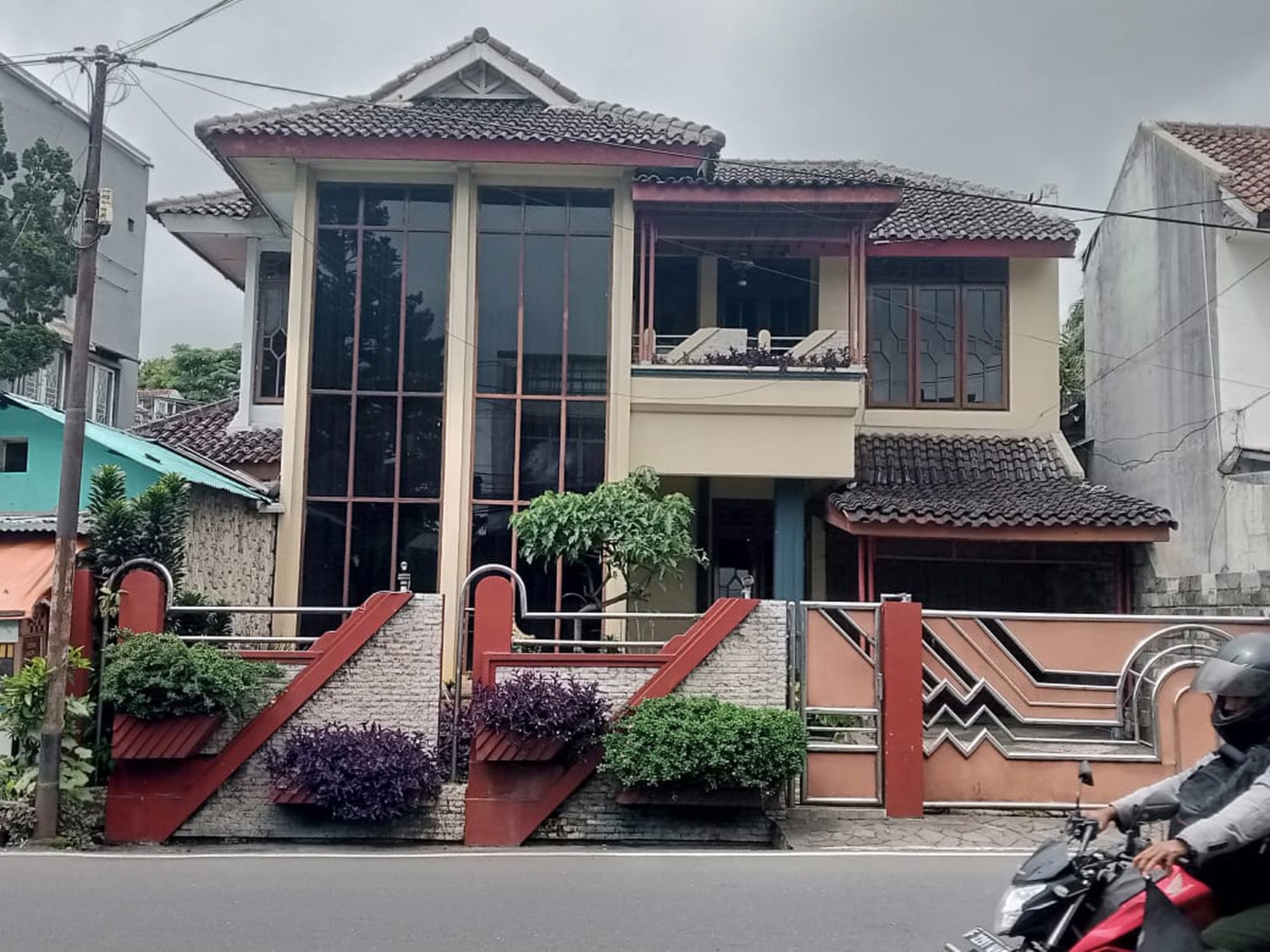 Rumah 2 Lantai Siap Huni dengan Hunian Nyaman dan Asri @Cipanas, Jawa Barat