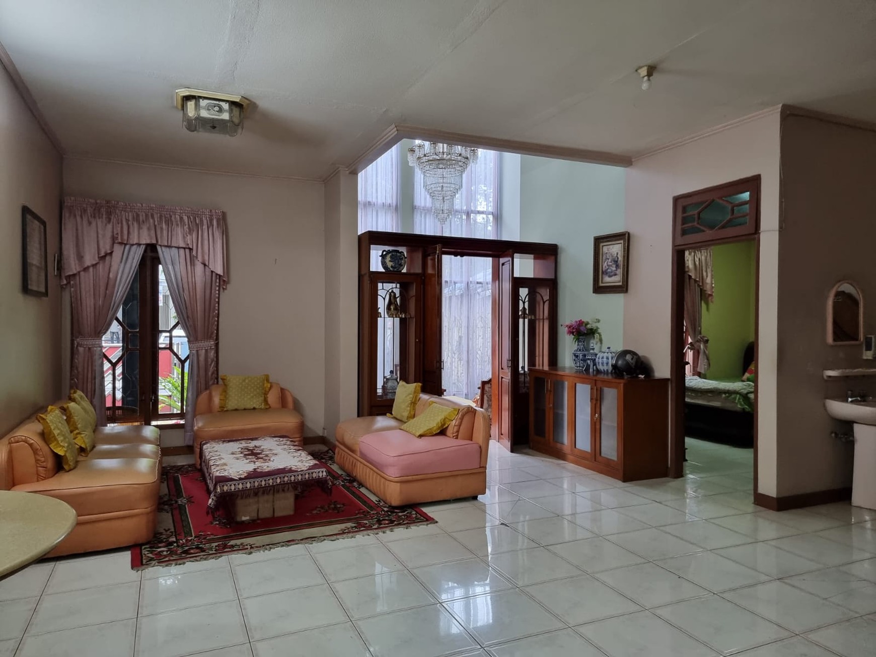 Rumah 2 Lantai Siap Huni dengan Hunian Nyaman dan Asri @Cipanas, Jawa Barat