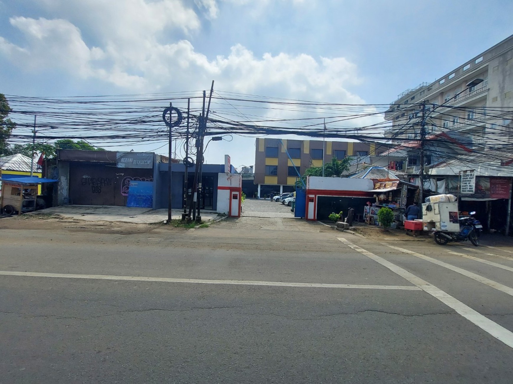 Hotel 3-1/2 lantai 60 kamar di Sunter Kemayoran
