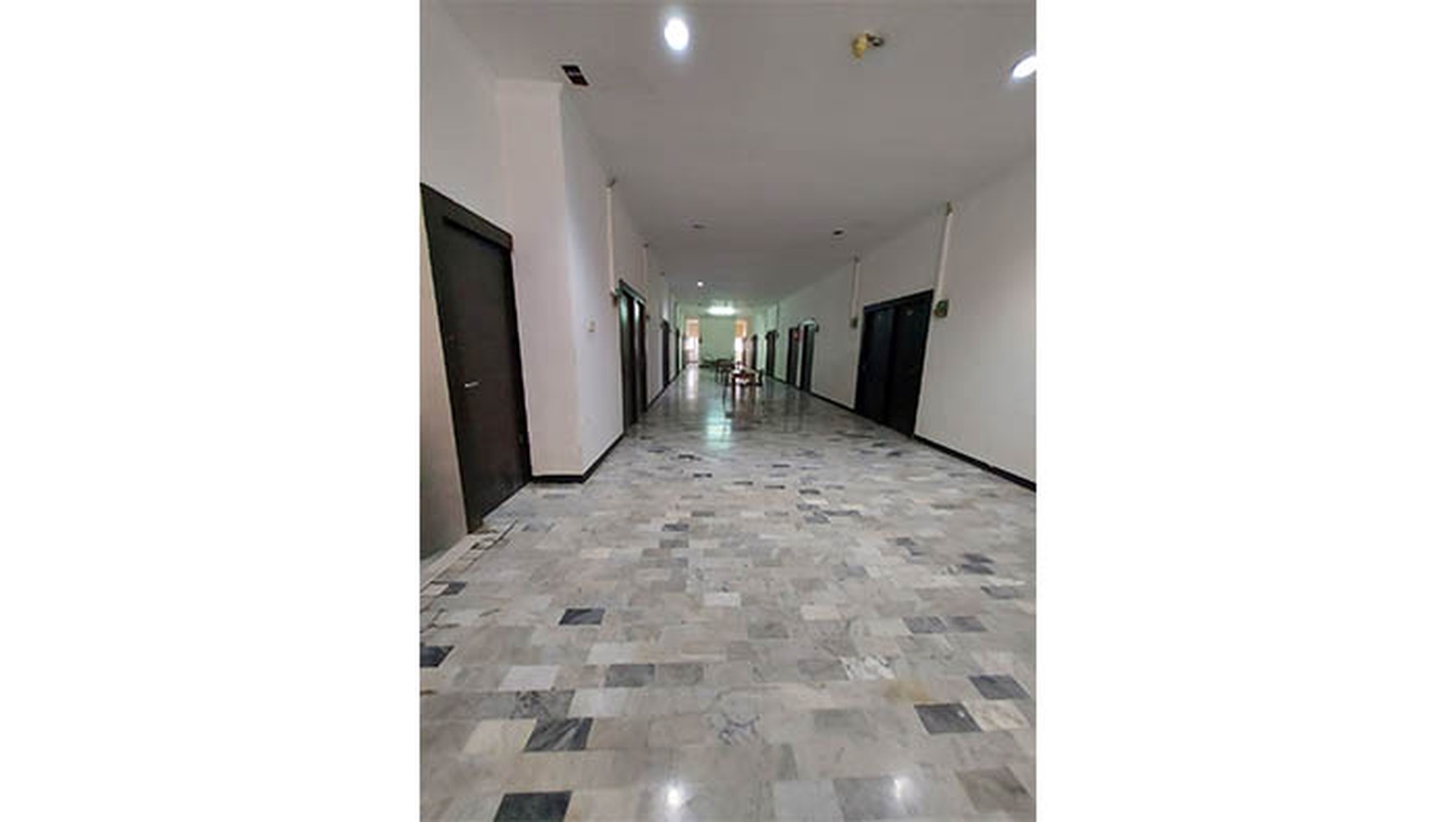 Hotel 3-1/2 lantai 60 kamar di Sunter Kemayoran
