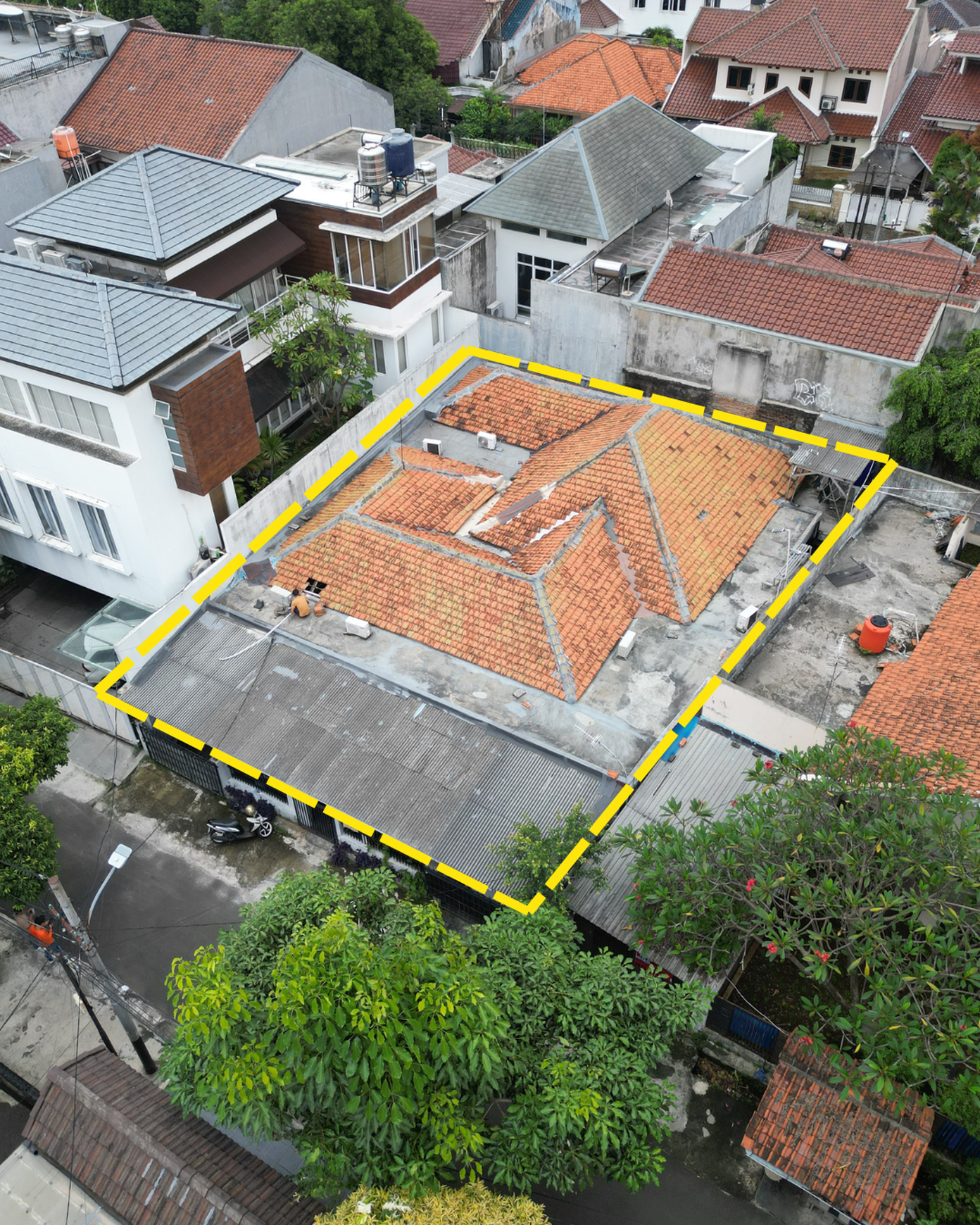 Rumah Hitung Tanah Lingkungan Tenang Area Kebayoran Baru