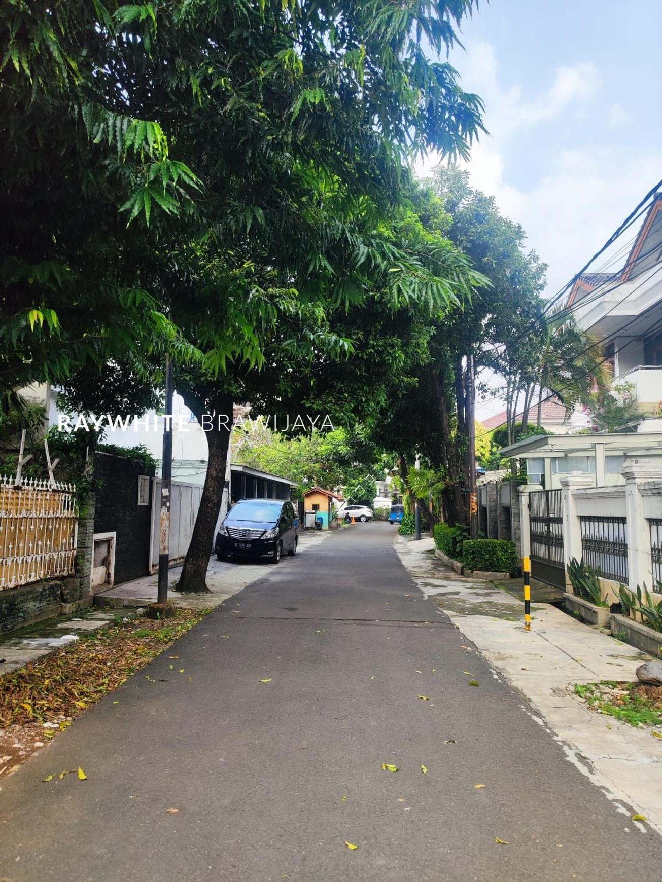 Rumah Hitung Tanah Lingkungan Tenang Area Kebayoran Baru
