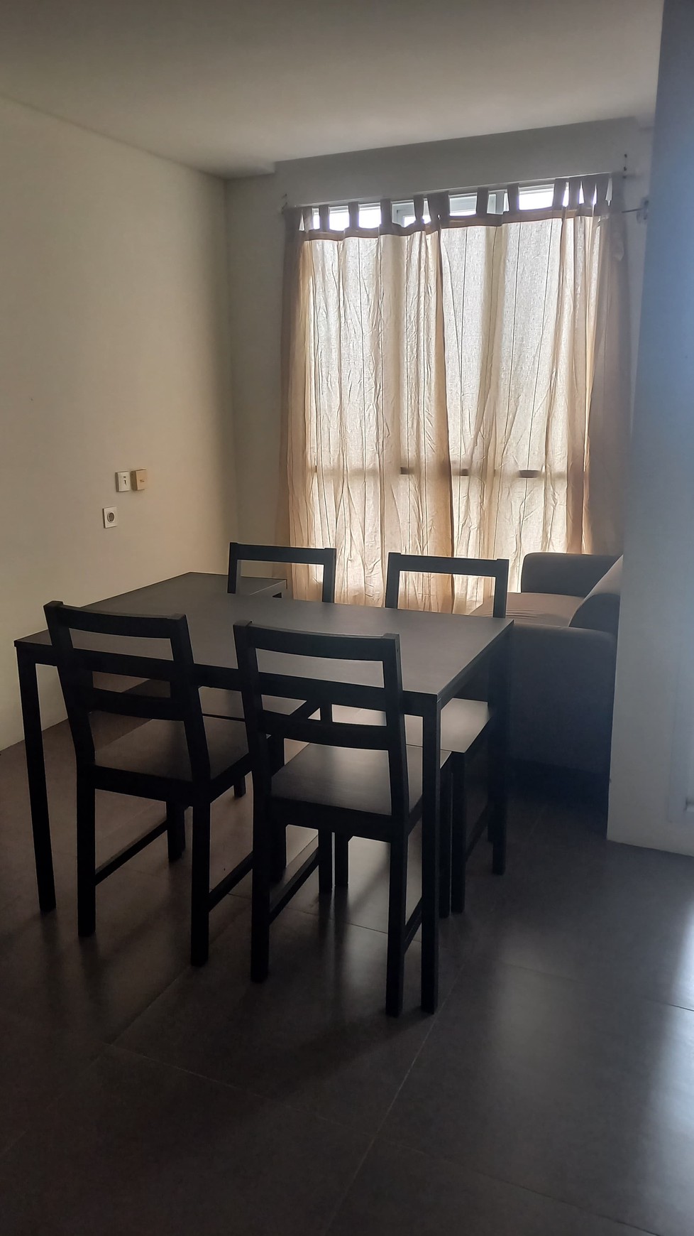 Apartemen Icon 2 bedroom dg furnish, lokasi dekat dg sektor 9 Bintaro...