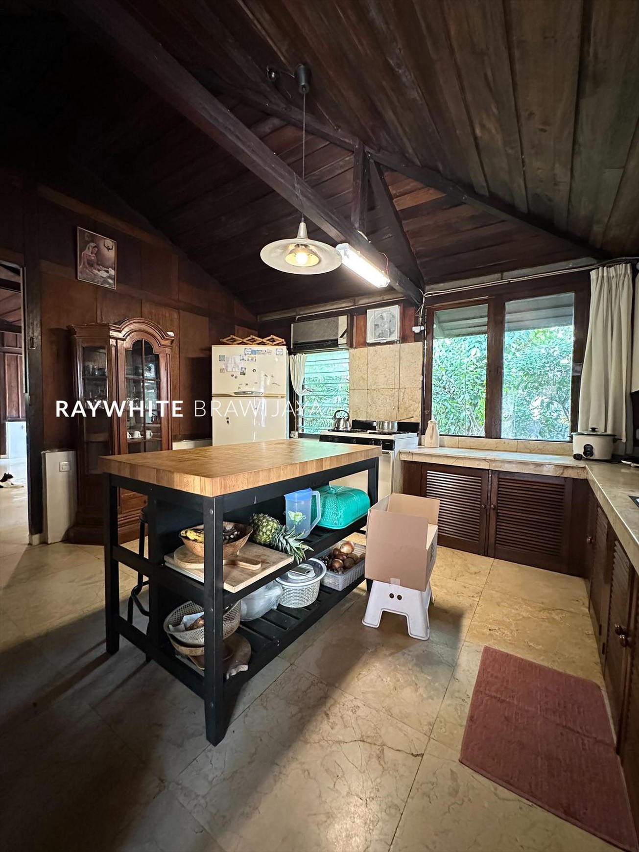 Rumah Tropical Design Dalam Kompleks - Fatmawati Cilandak