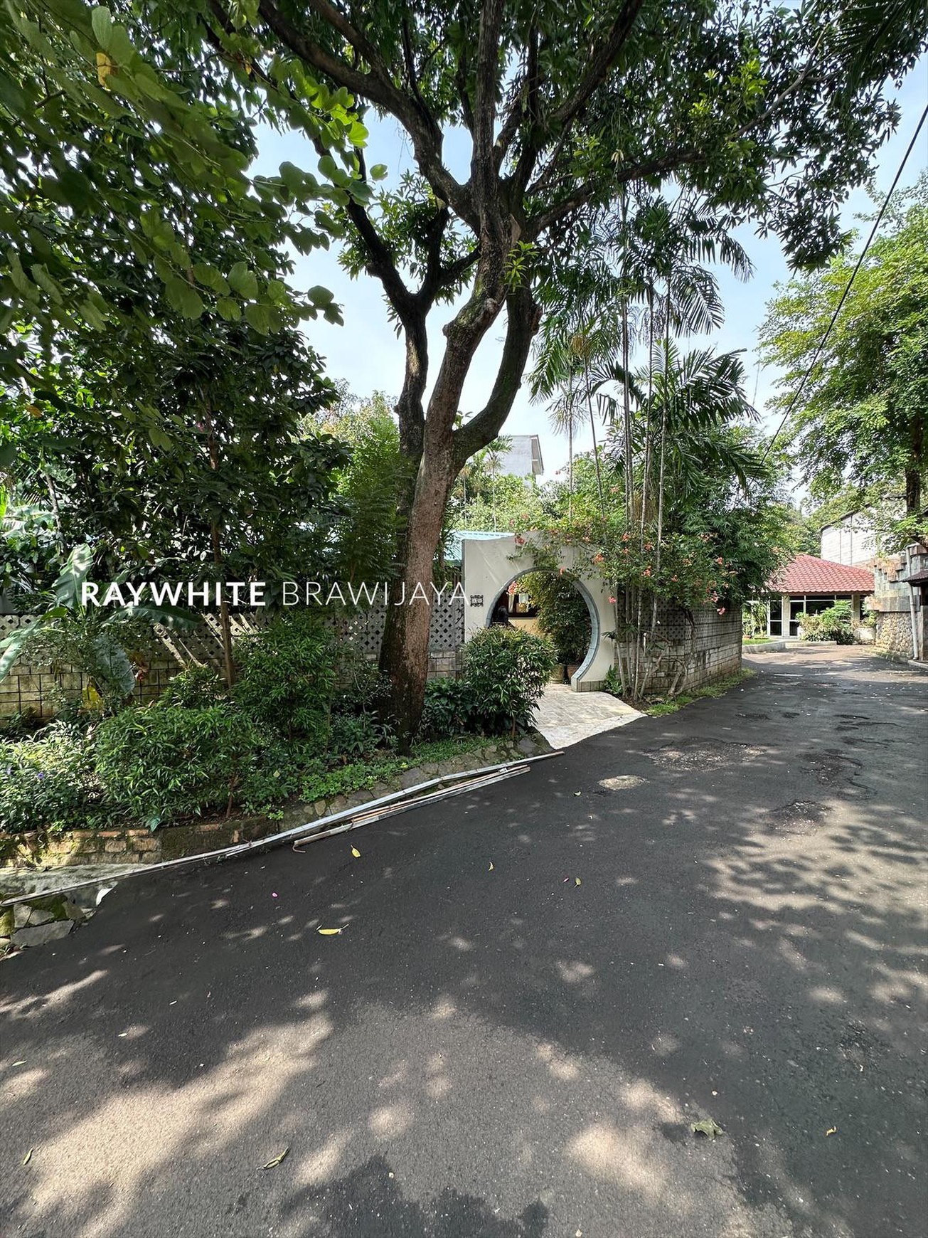 Rumah Tropical Design Dalam Kompleks - Fatmawati Cilandak