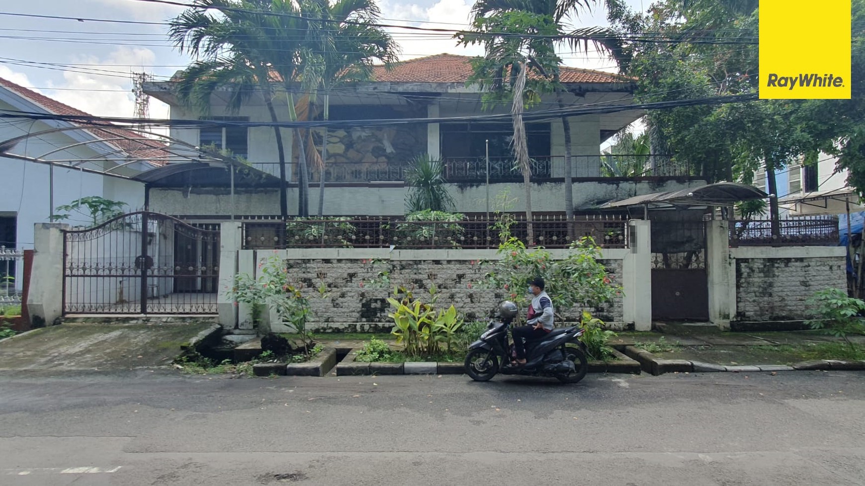 Dijual Rumah 2 lantai di Ngagel Jaya Utara Surabaya