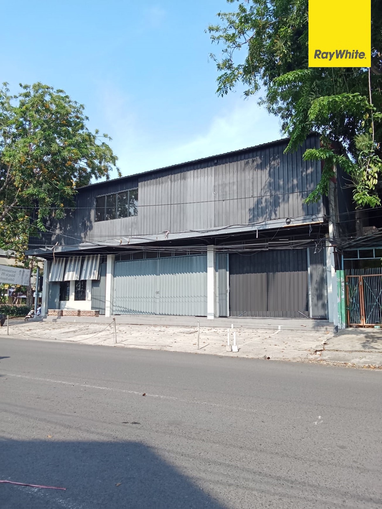 Disewakan Ruko 2 lantai di Ngagel Madya Surabaya