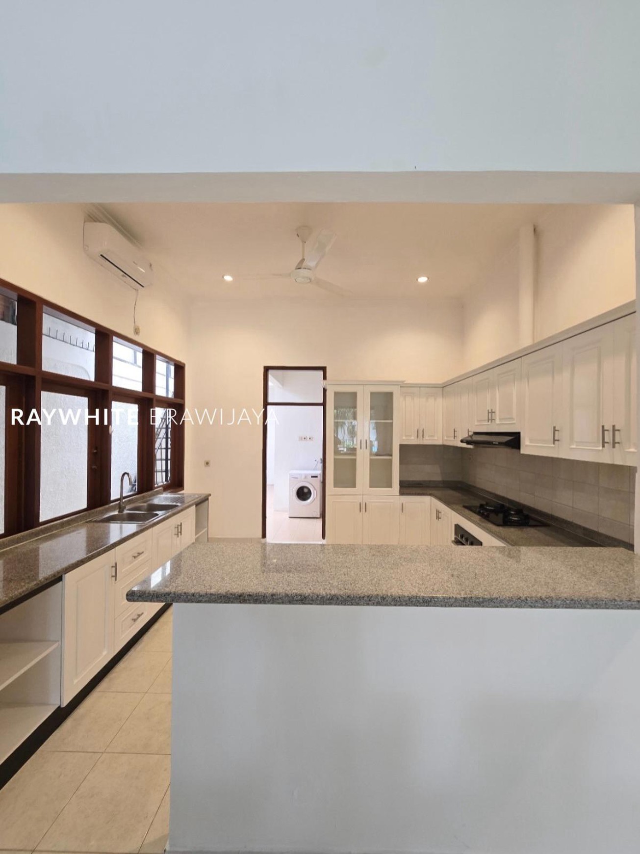 Rumah Mewah Siap Huni Area Kemang Dalam