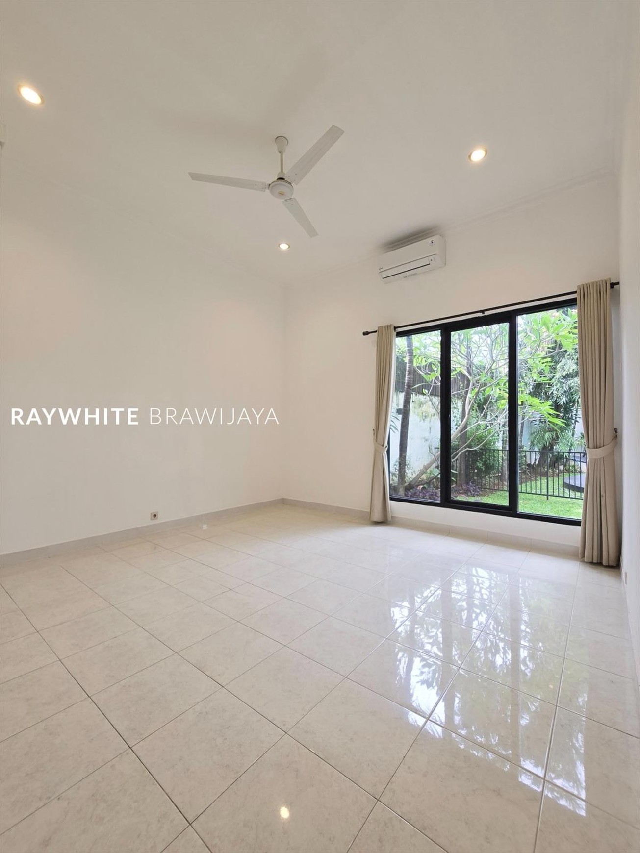 Rumah Mewah Siap Huni Area Kemang Dalam