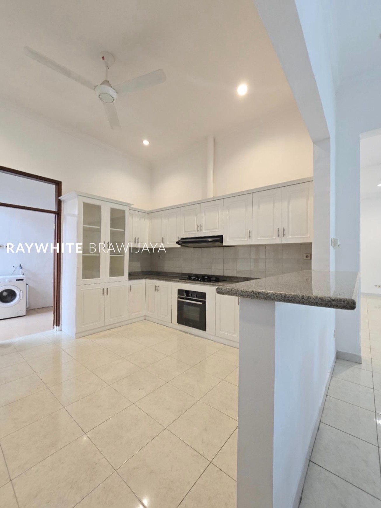 Rumah Mewah Siap Huni Area Kemang Dalam