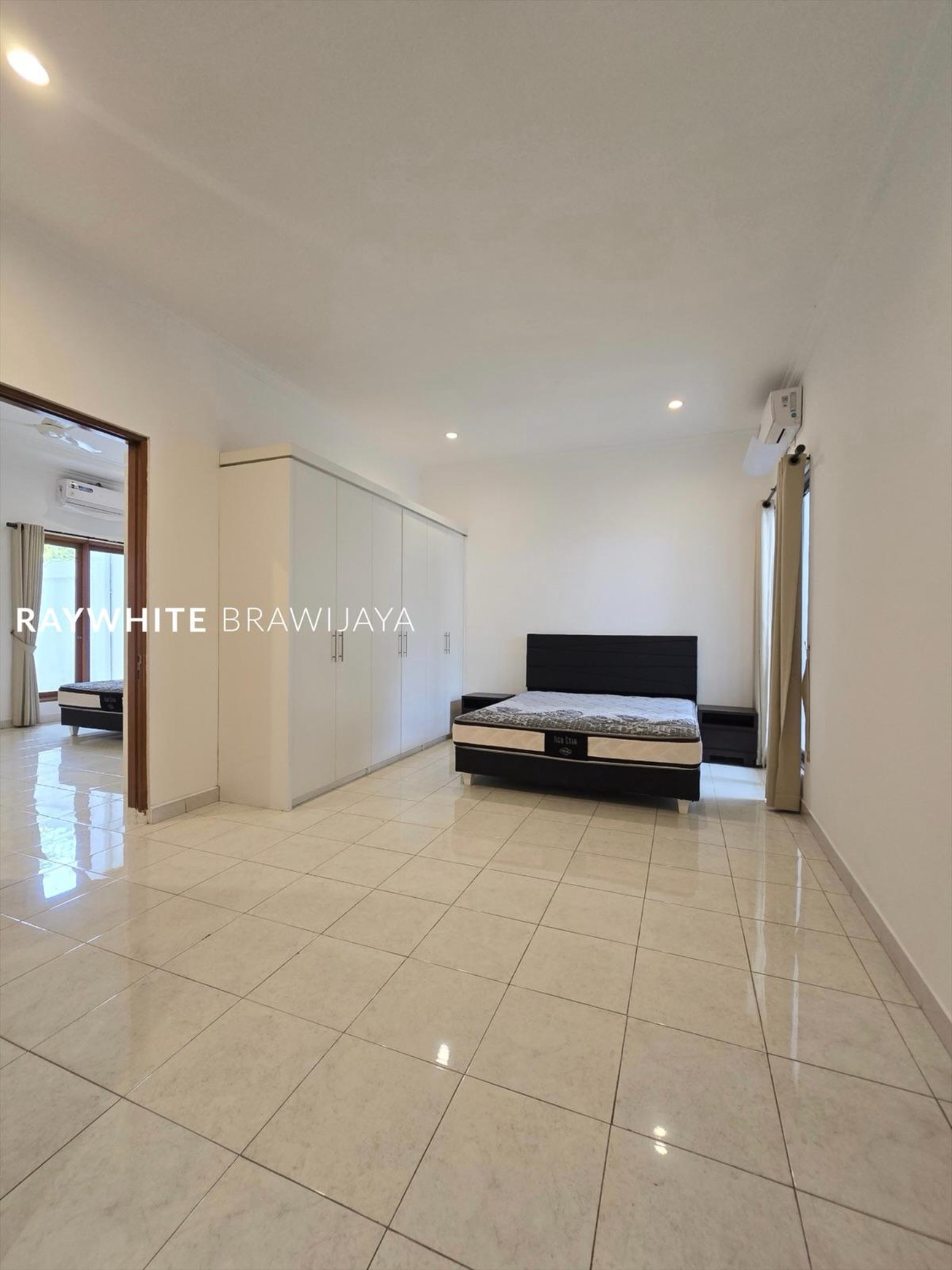 Rumah Mewah Siap Huni Area Kemang Dalam