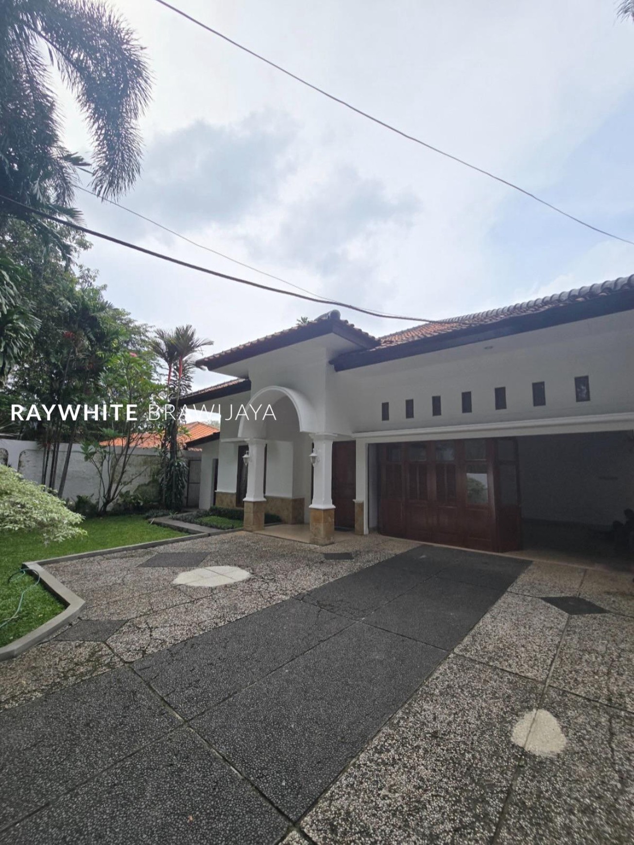 Rumah Mewah Siap Huni Area Kemang Dalam