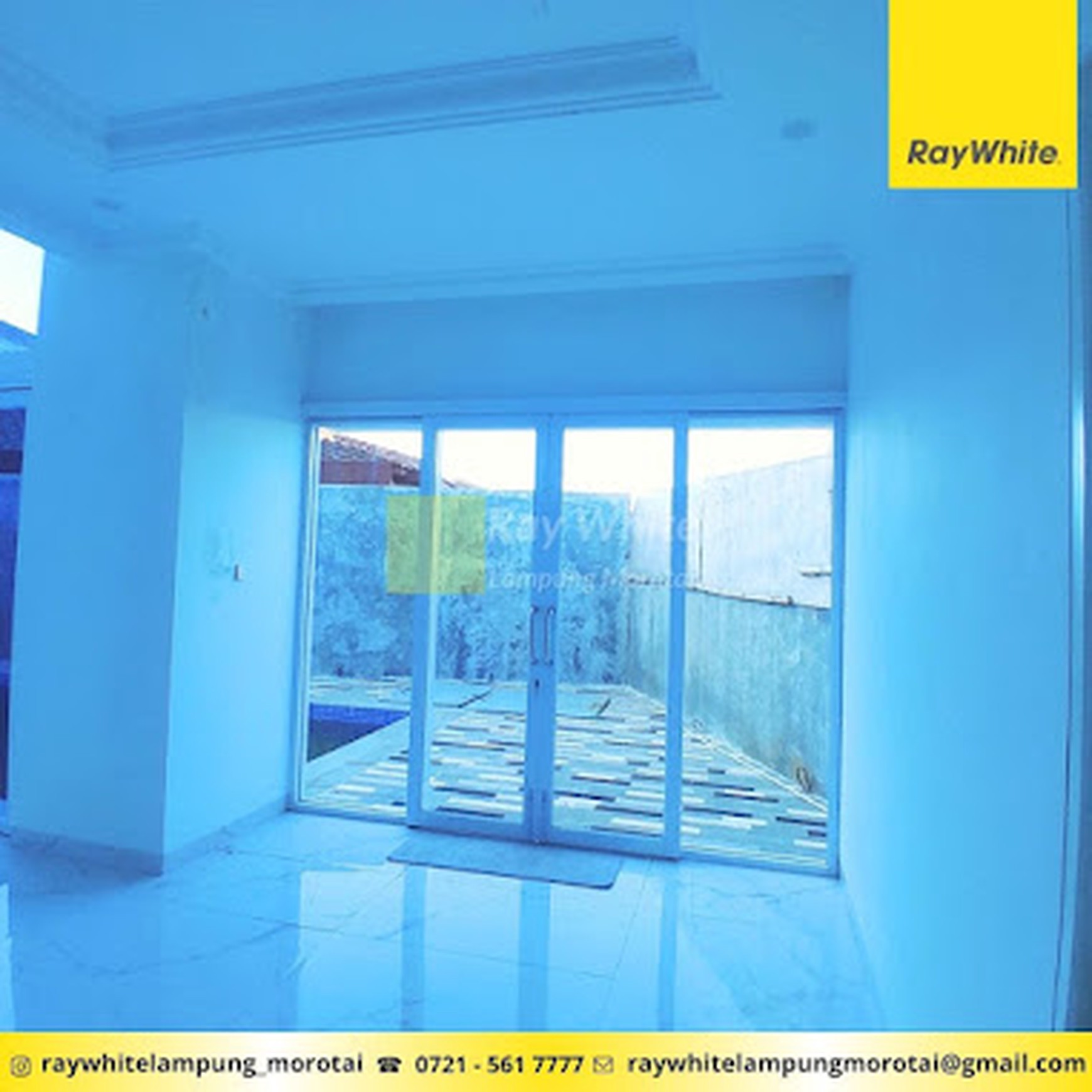 SALE/RENT Rumah Mewah Nuansa klasik modern Bonus kolam renang