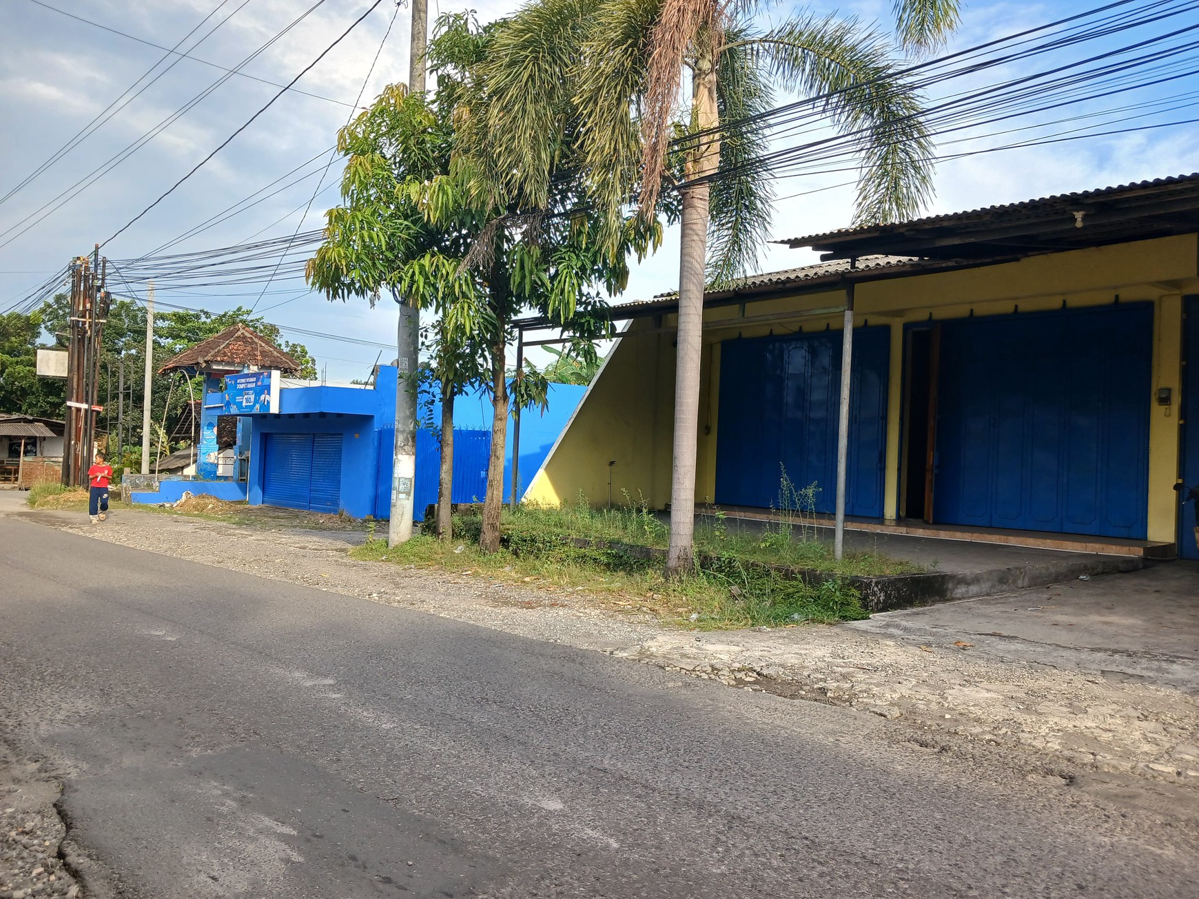 Kios Strategis Di jalan Monumen Perjuangan