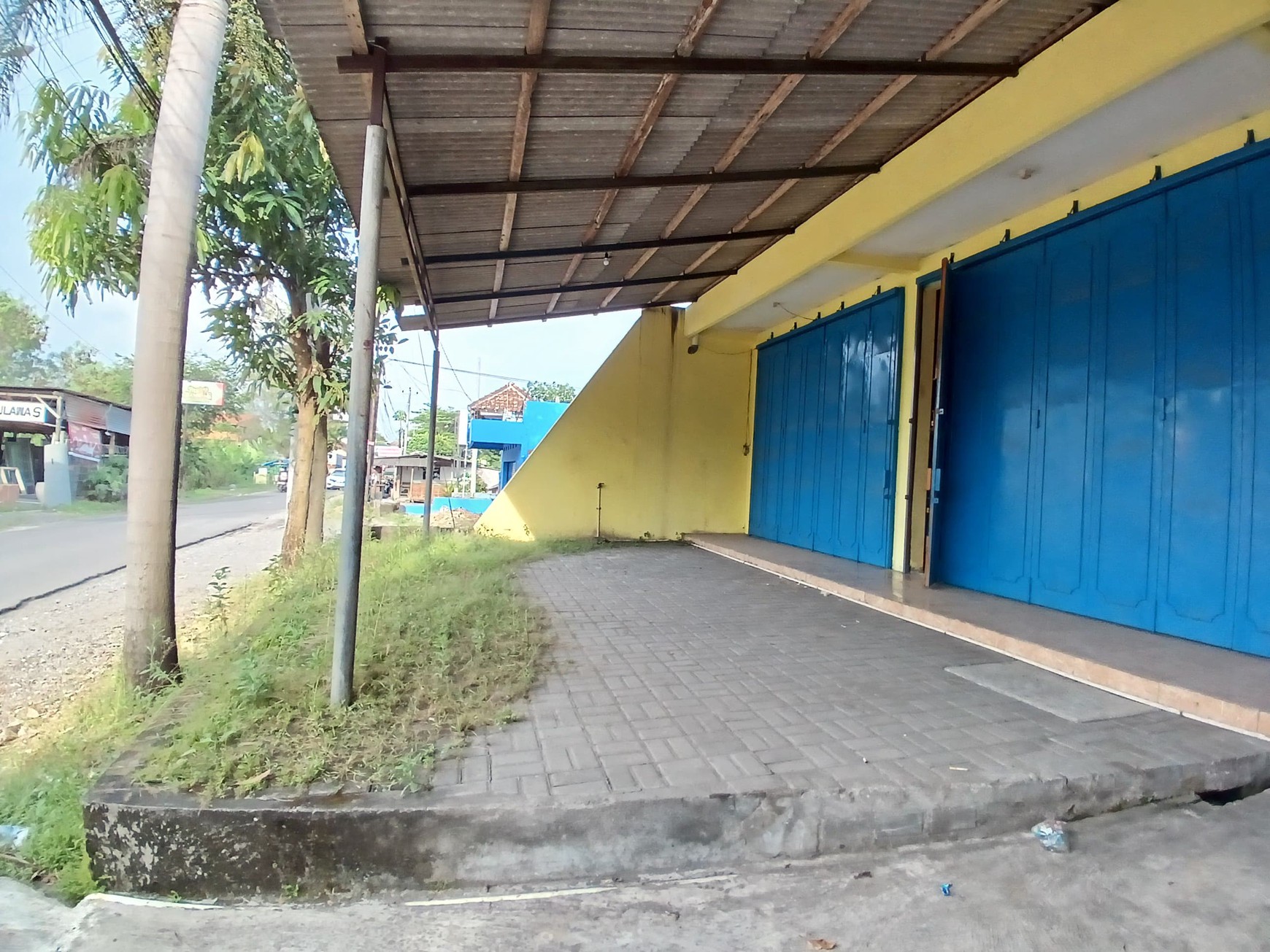 Kios Strategis Di jalan Monumen Perjuangan