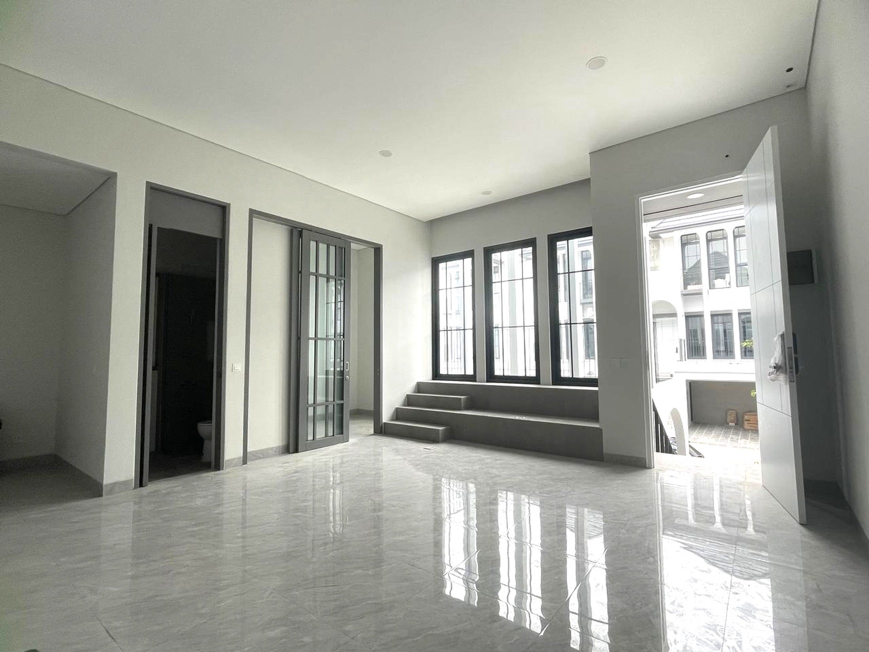 Rumah mewah Greenwich Park Aether, BSD
