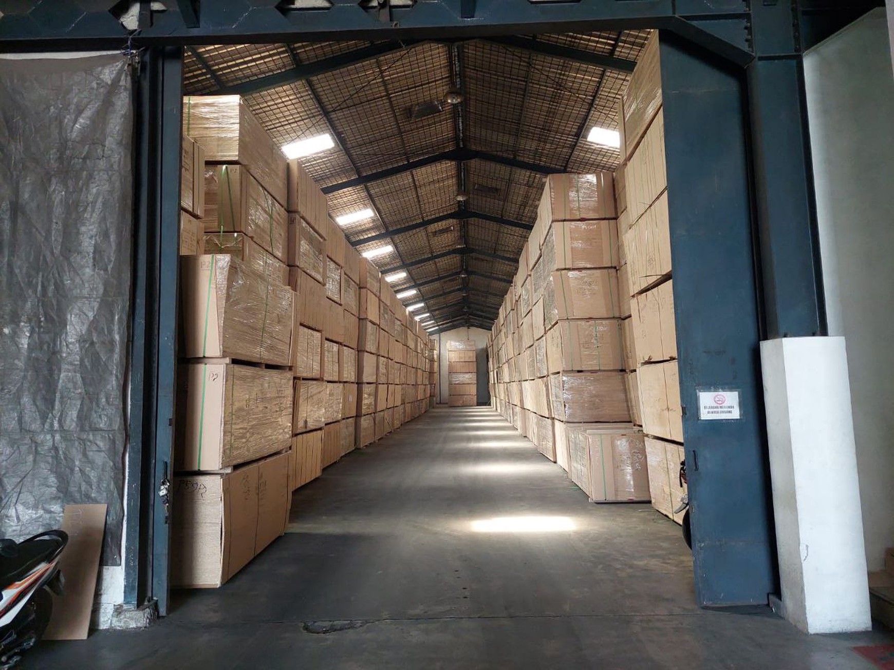 Dijual Gudang Margomulyo Permai