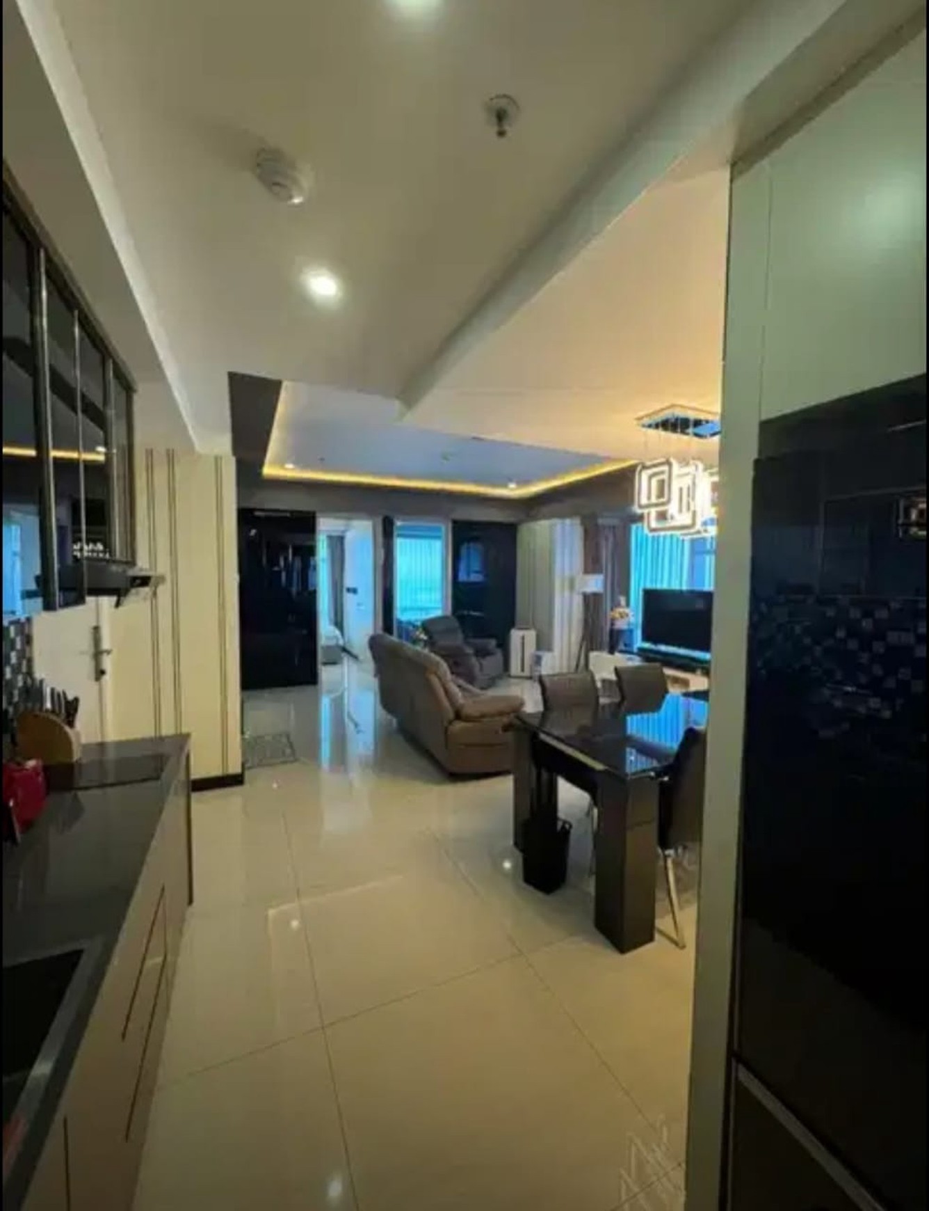 Dijual Apartemen tipe 3 Bedroom Full Furnished SPESIAL Unit CORNER Hook - Double View di La Riz Mansion Pakuwon Indah Surabaya Barat