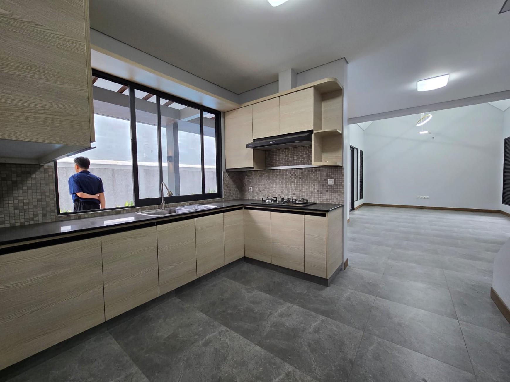 Rumah Bagus Siap Huni ada Kolam Renang di Jl Alpen Glarus Hilltop, Sentul, Bogor