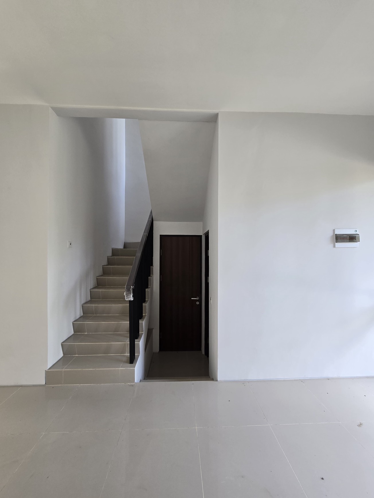 Dijual Rumah minimalis modern di Citra Garden Serpong BSD Tangerang Selatan