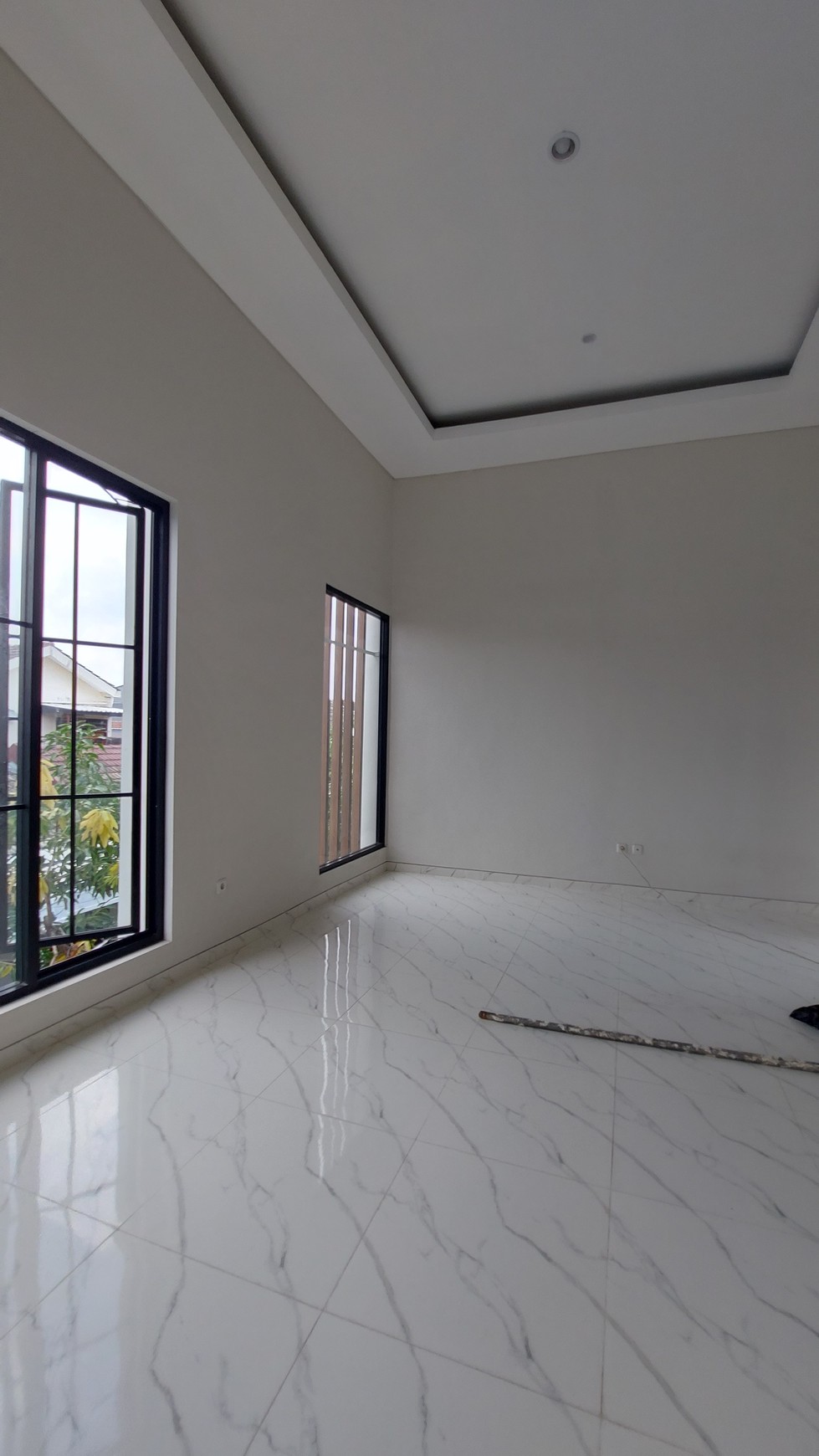 Jarang Ada! Rumah Cantik di Rungkut, Siap Huni & Harga Bersahabat!