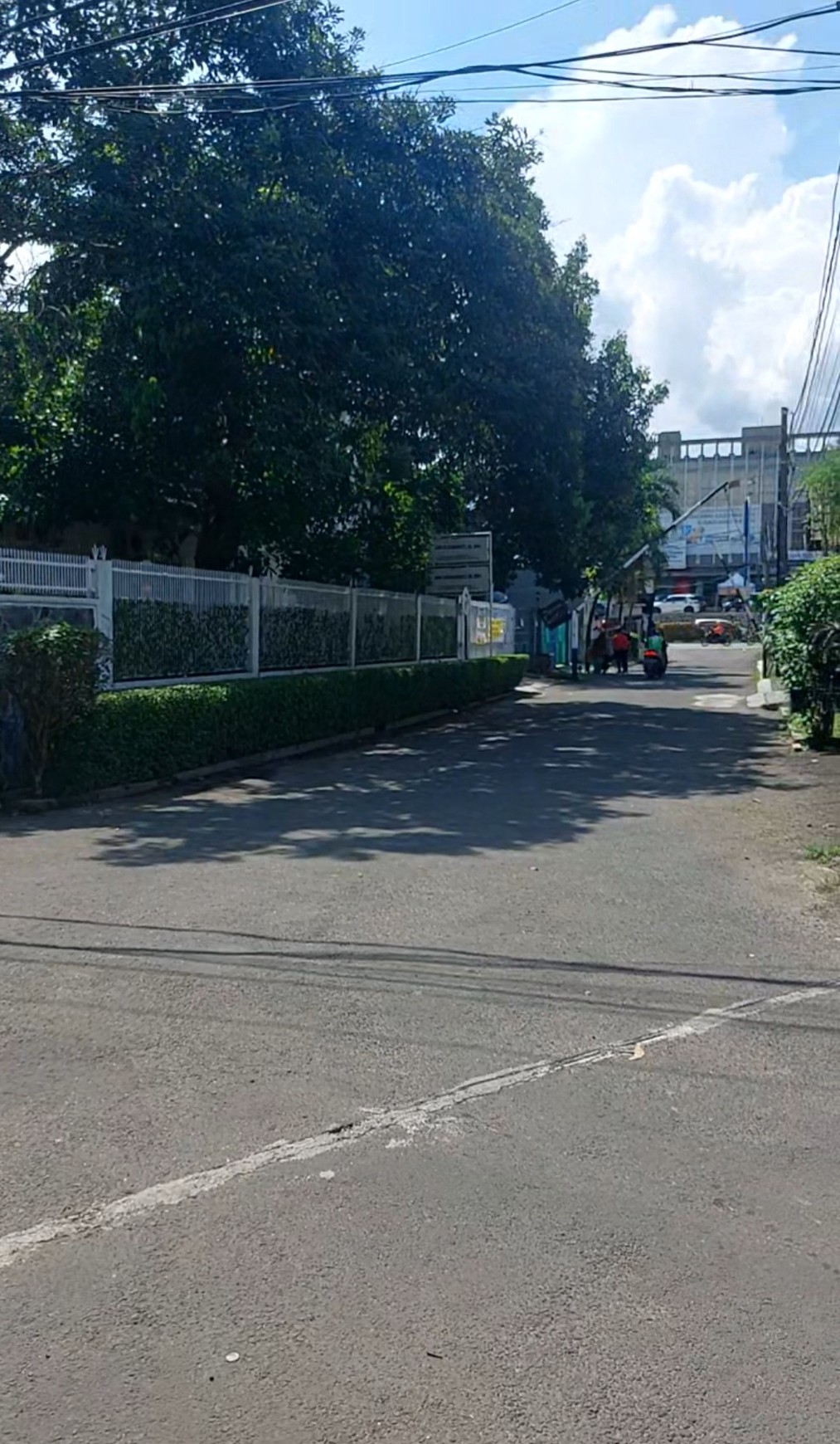 Rumah Cantik Siap Huni, Hook, 2 Lantai di Pamulang.