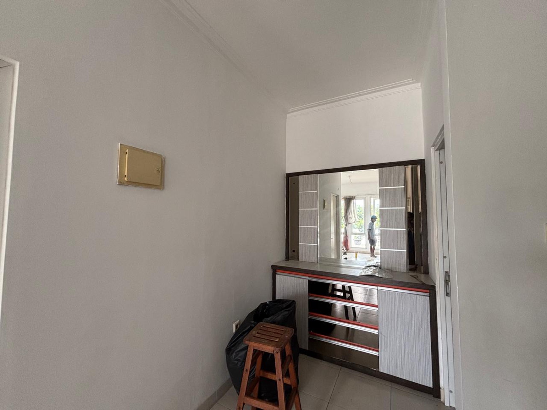 Rumah 2 Lantai  Semi Furnished di Kota Wisata 