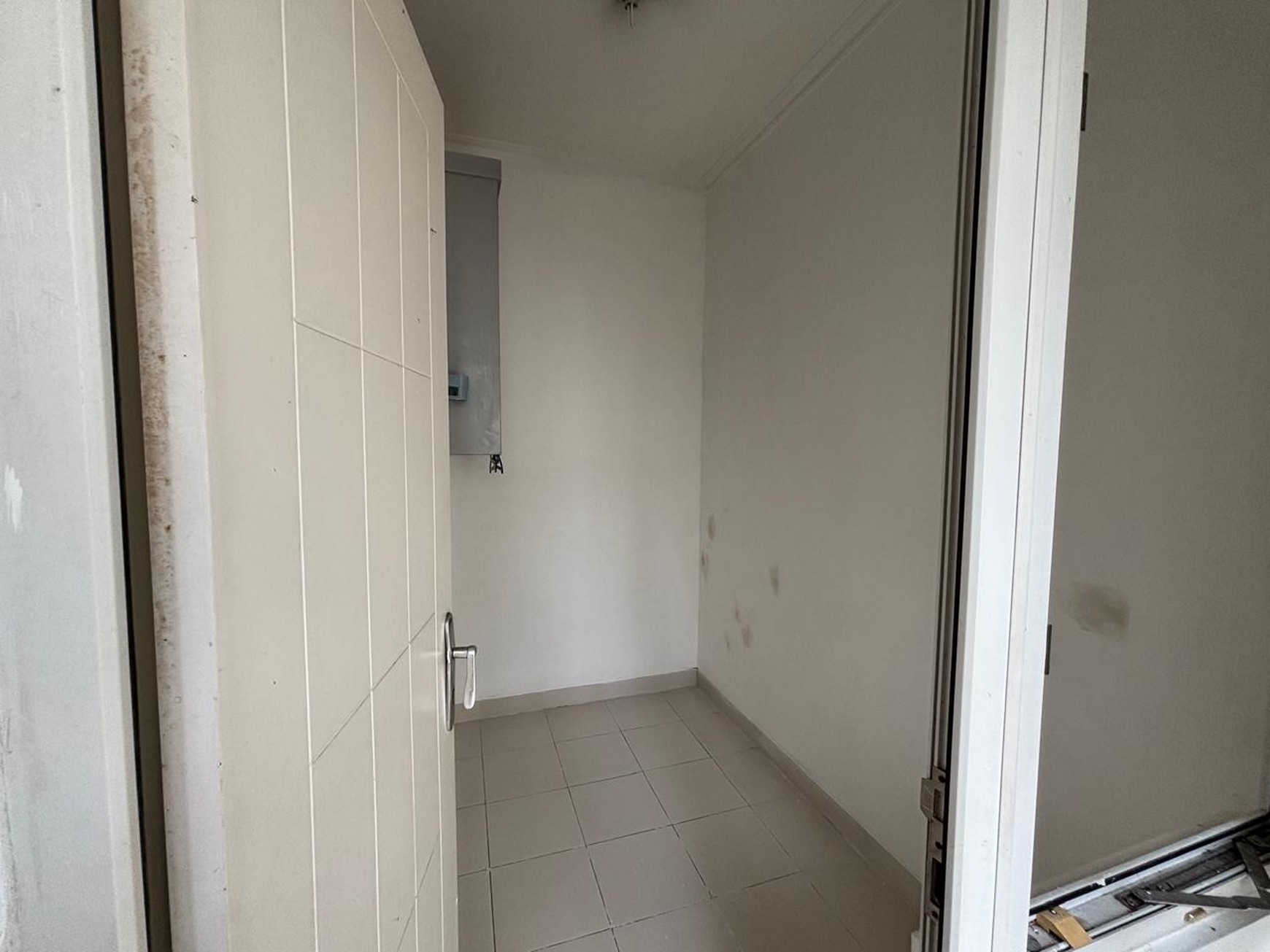 Rumah 2 Lantai  Semi Furnished di Kota Wisata 