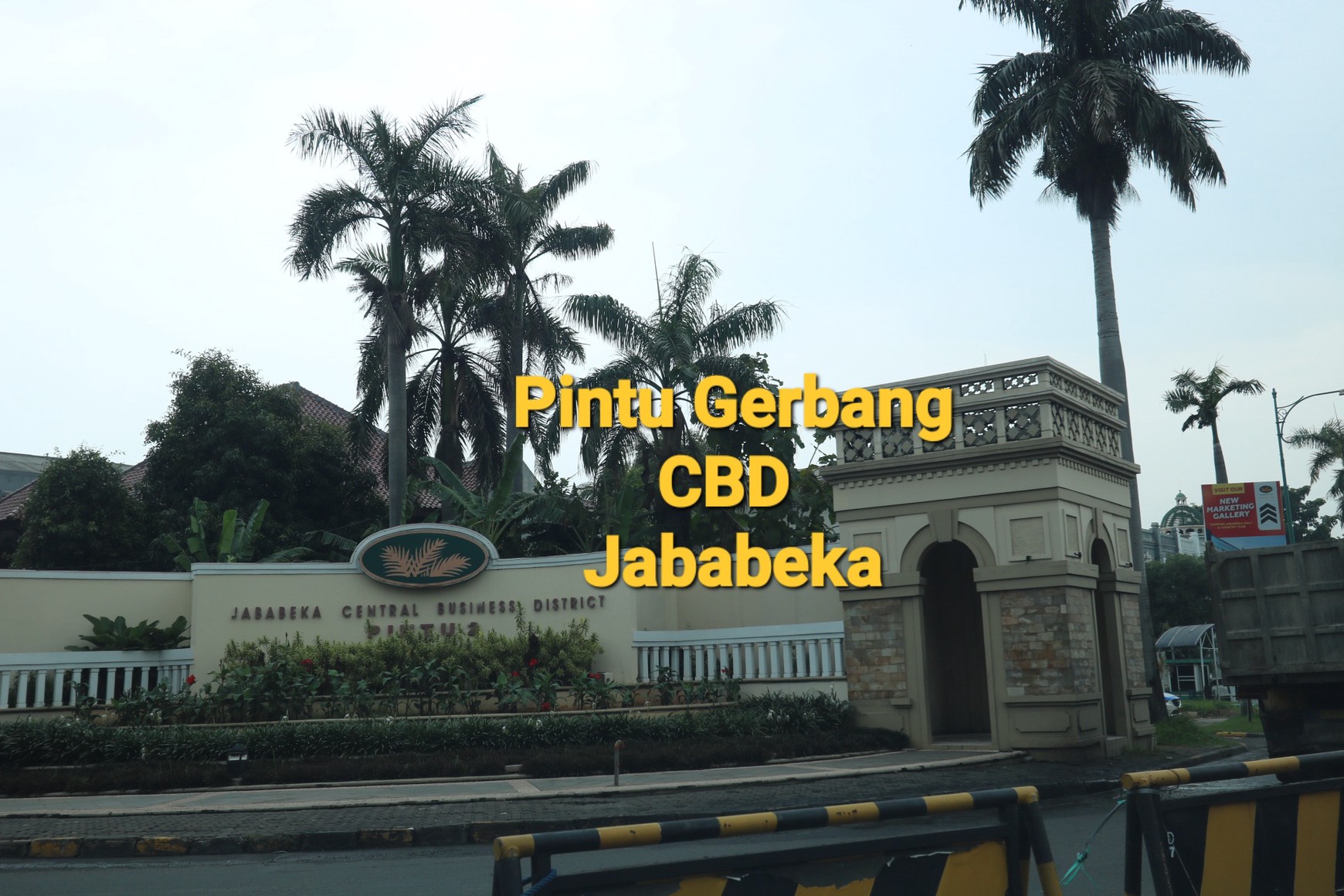 GUDANG STRATEGIS DI  KAWASAN INDUSTRI JABABEKA, CIKARANG JAWA BARAT, AKSES MUDAH JALAN TOL