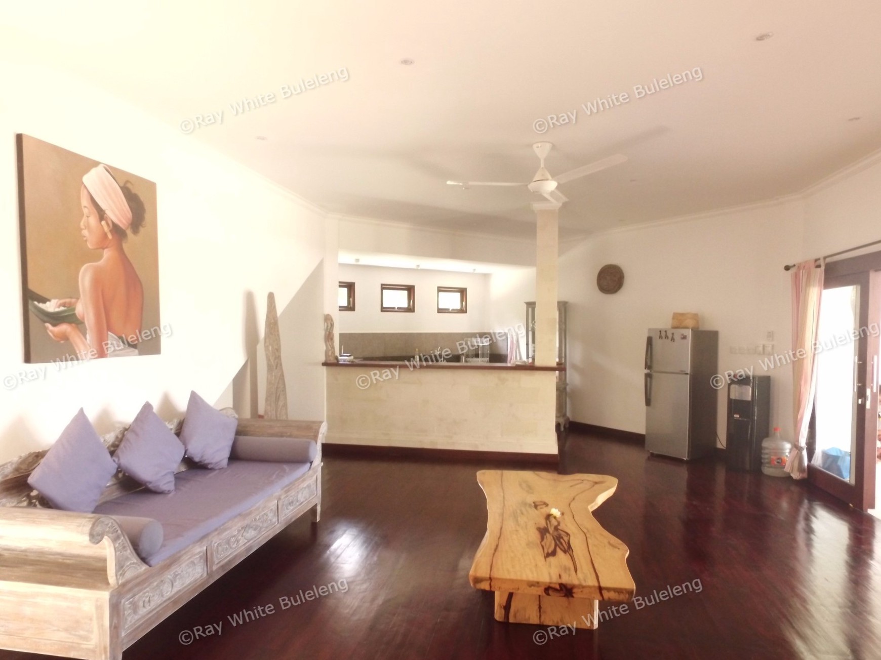 Ocean View Paradise Villa in Lovina - Serene Living on Expansive Land