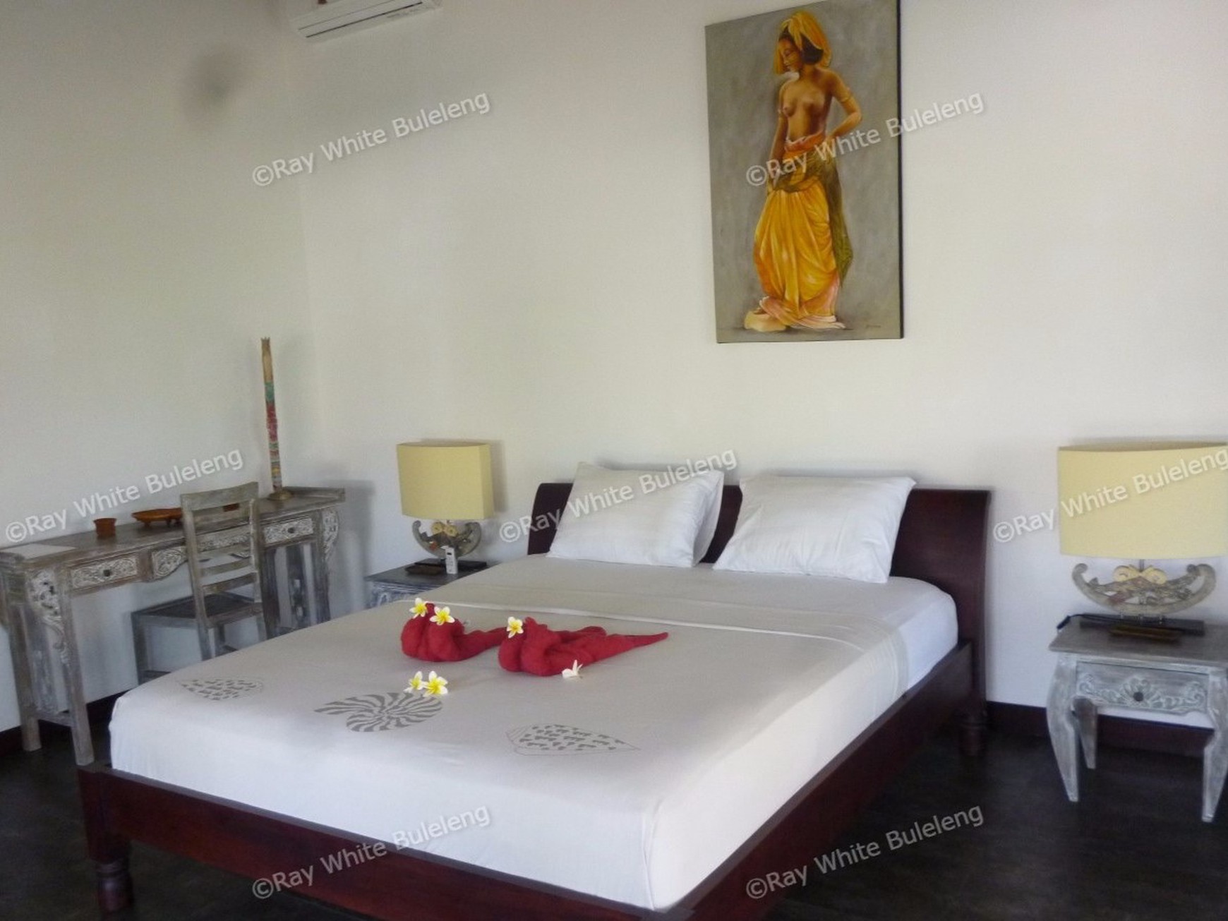 Ocean View Paradise Villa in Lovina - Serene Living on Expansive Land