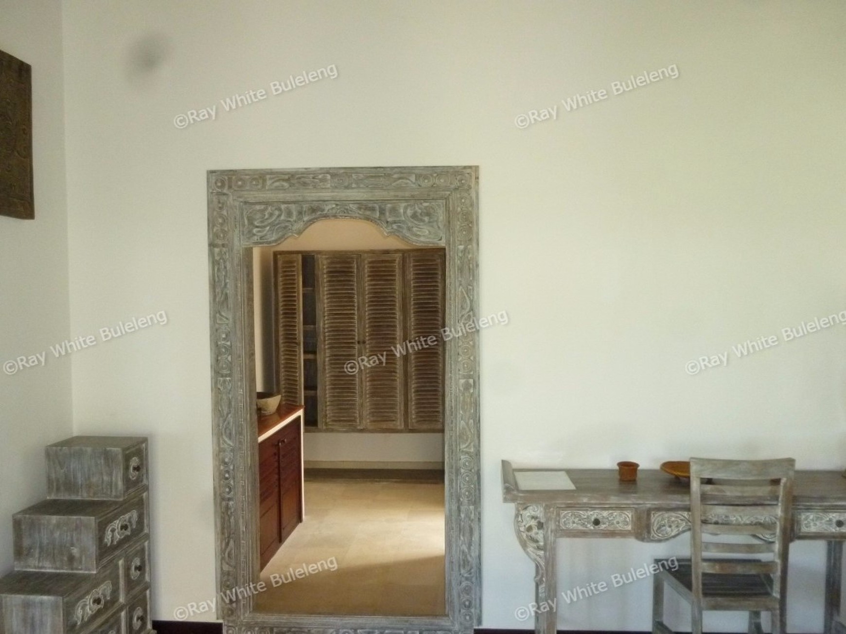 Ocean View Paradise Villa in Lovina - Serene Living on Expansive Land