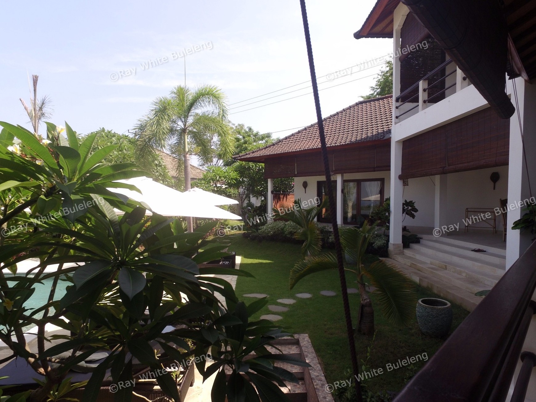 Ocean View Paradise Villa in Lovina - Serene Living on Expansive Land