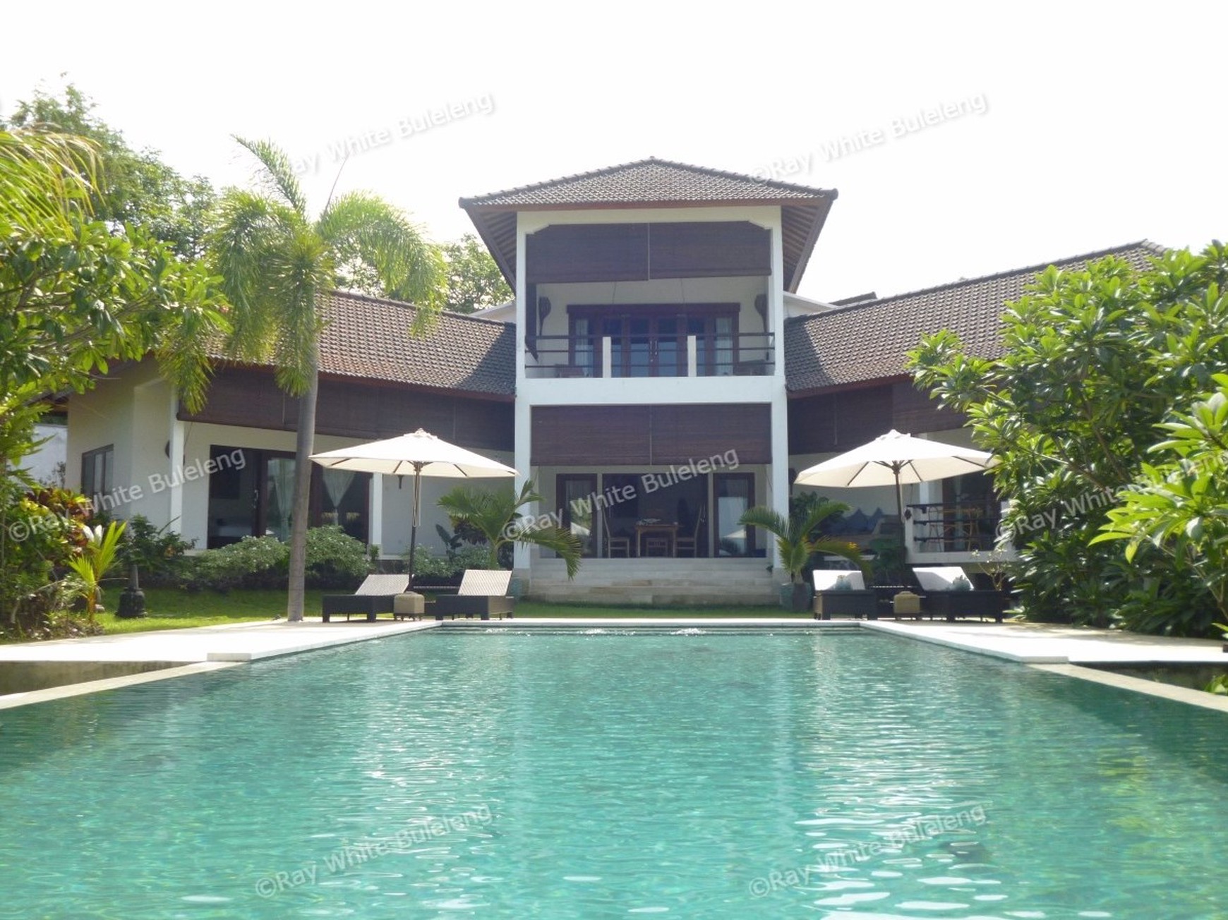 Ocean View Paradise Villa in Lovina - Serene Living on Expansive Land