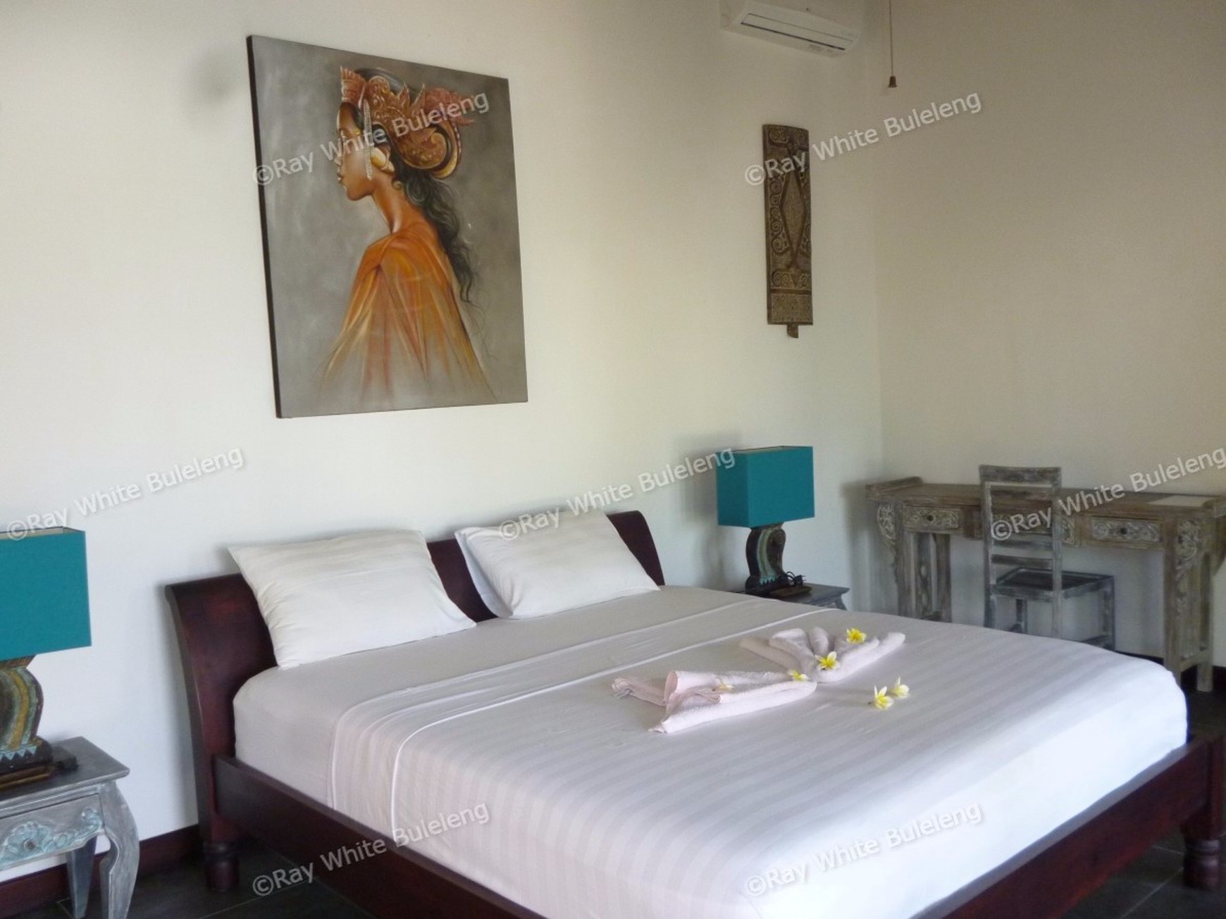 Ocean View Paradise Villa in Lovina - Serene Living on Expansive Land