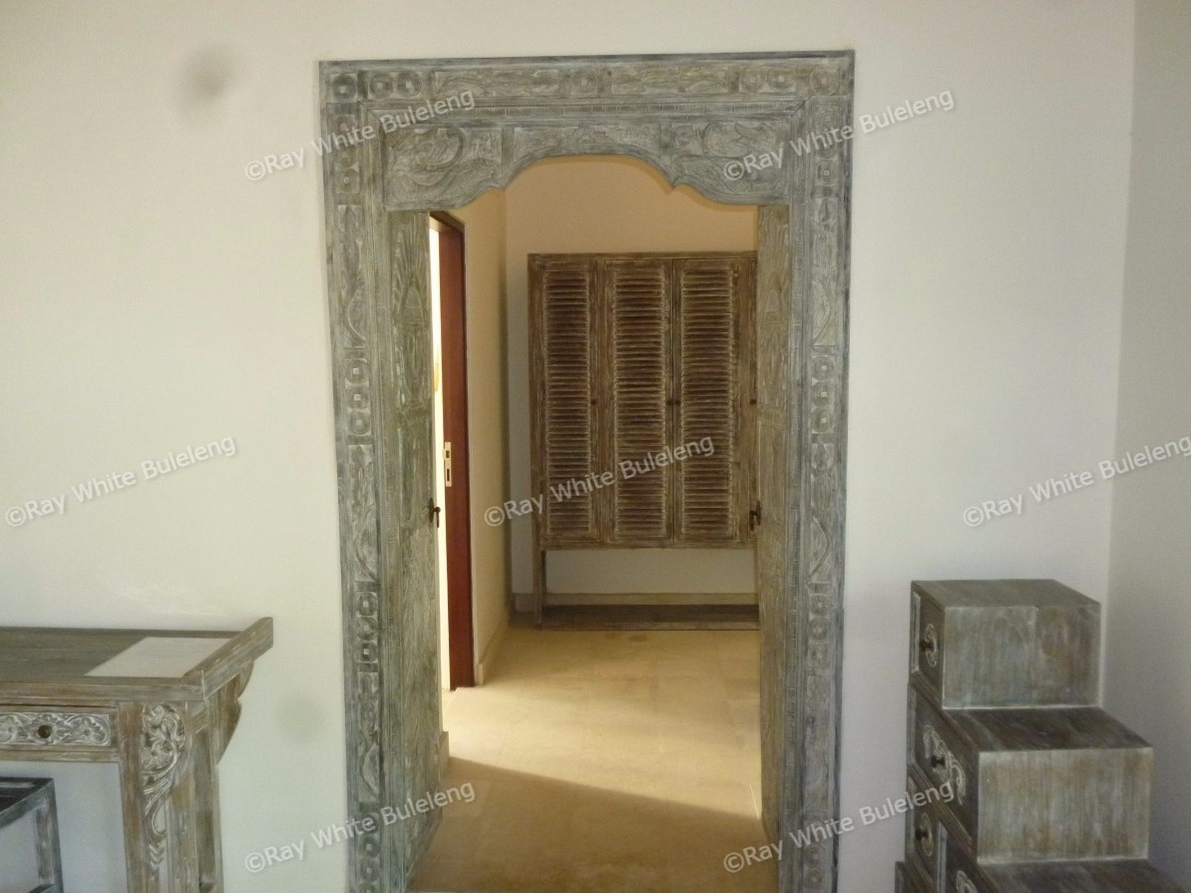 Ocean View Paradise Villa in Lovina - Serene Living on Expansive Land