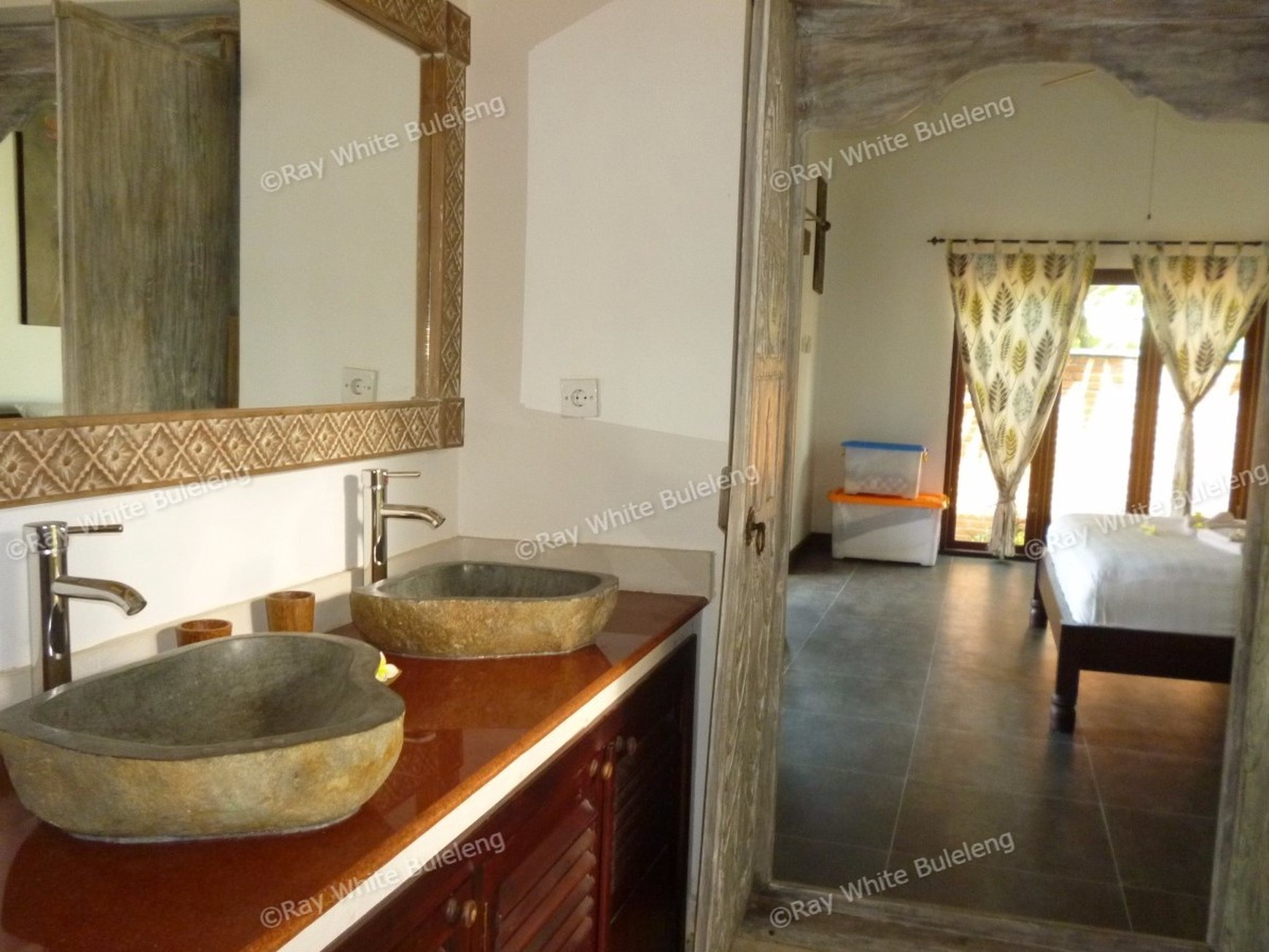 Ocean View Paradise Villa in Lovina - Serene Living on Expansive Land