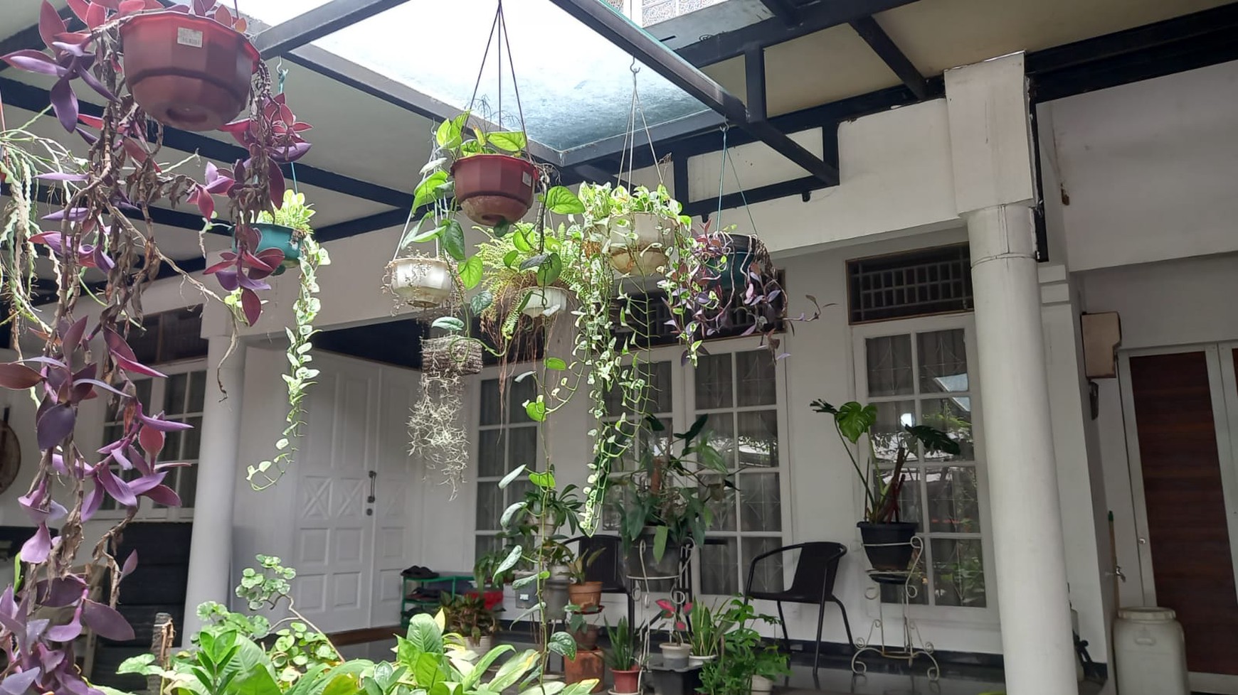 Rumah siap huni,bagus di Bintaro Jaya Sektor 9