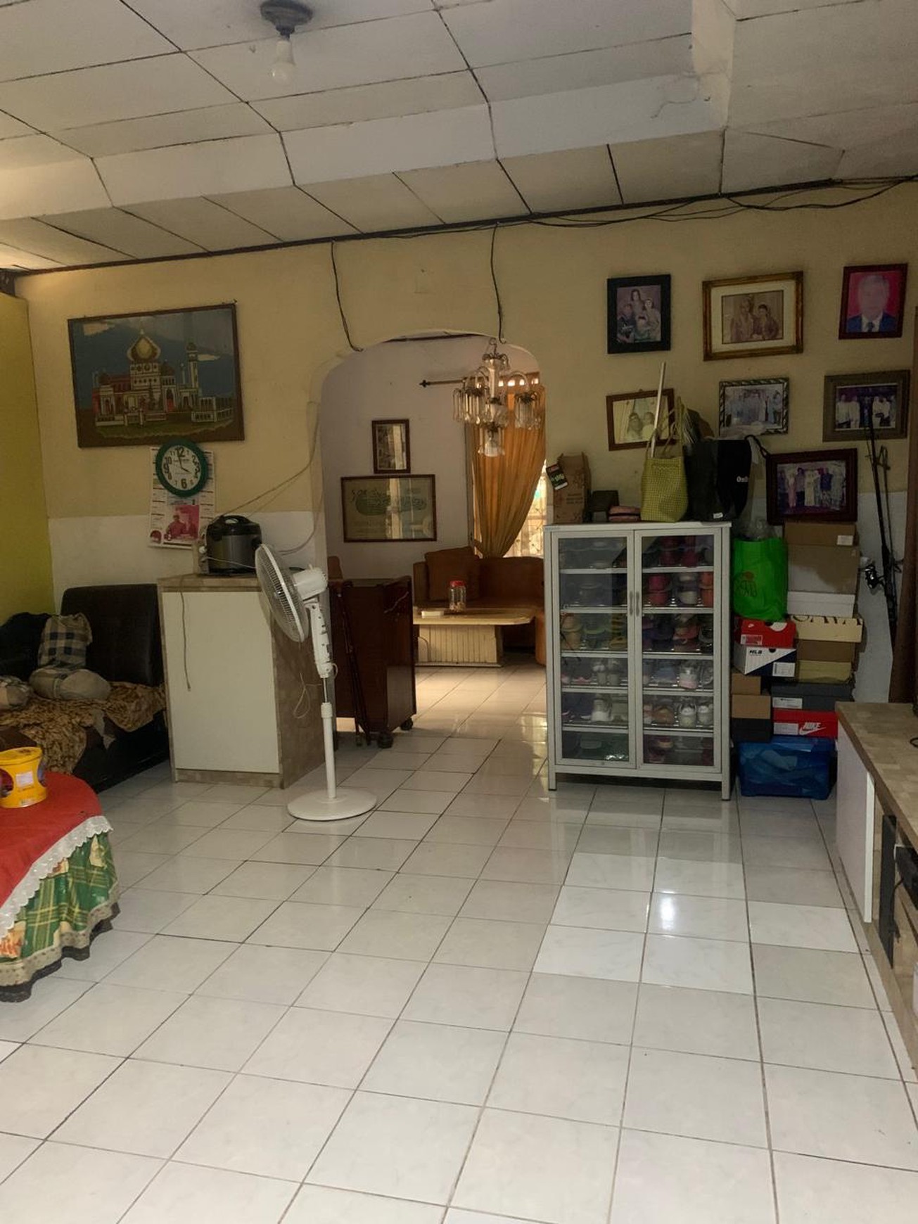 Dijual Rumah hook berikut toko dan kosan di Perum Eka Bakti dekat BSD