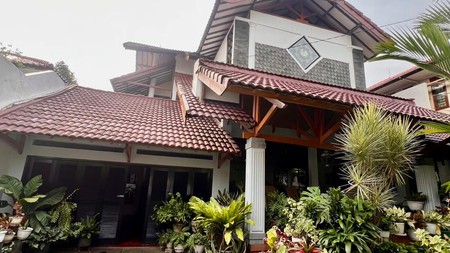 Rumah Bagus Di Jl YRS Veteran Bintaro Jakarta Selatan