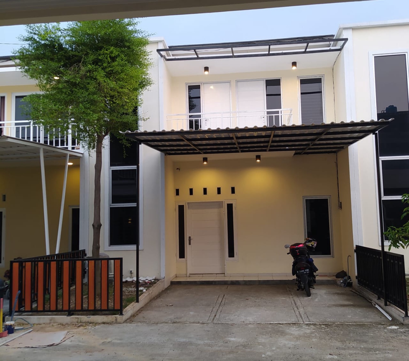 Rumah 2 Lantai Siap Huni dengan Hunian Nyaman dan Asri @Ciledug, Tangerang