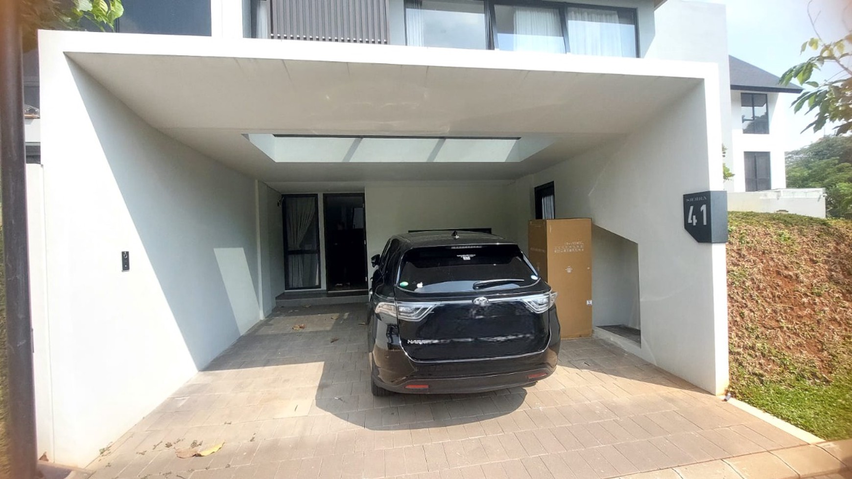 Rumah Disewa Area Asri Serenia Hill - Lebak Bulus